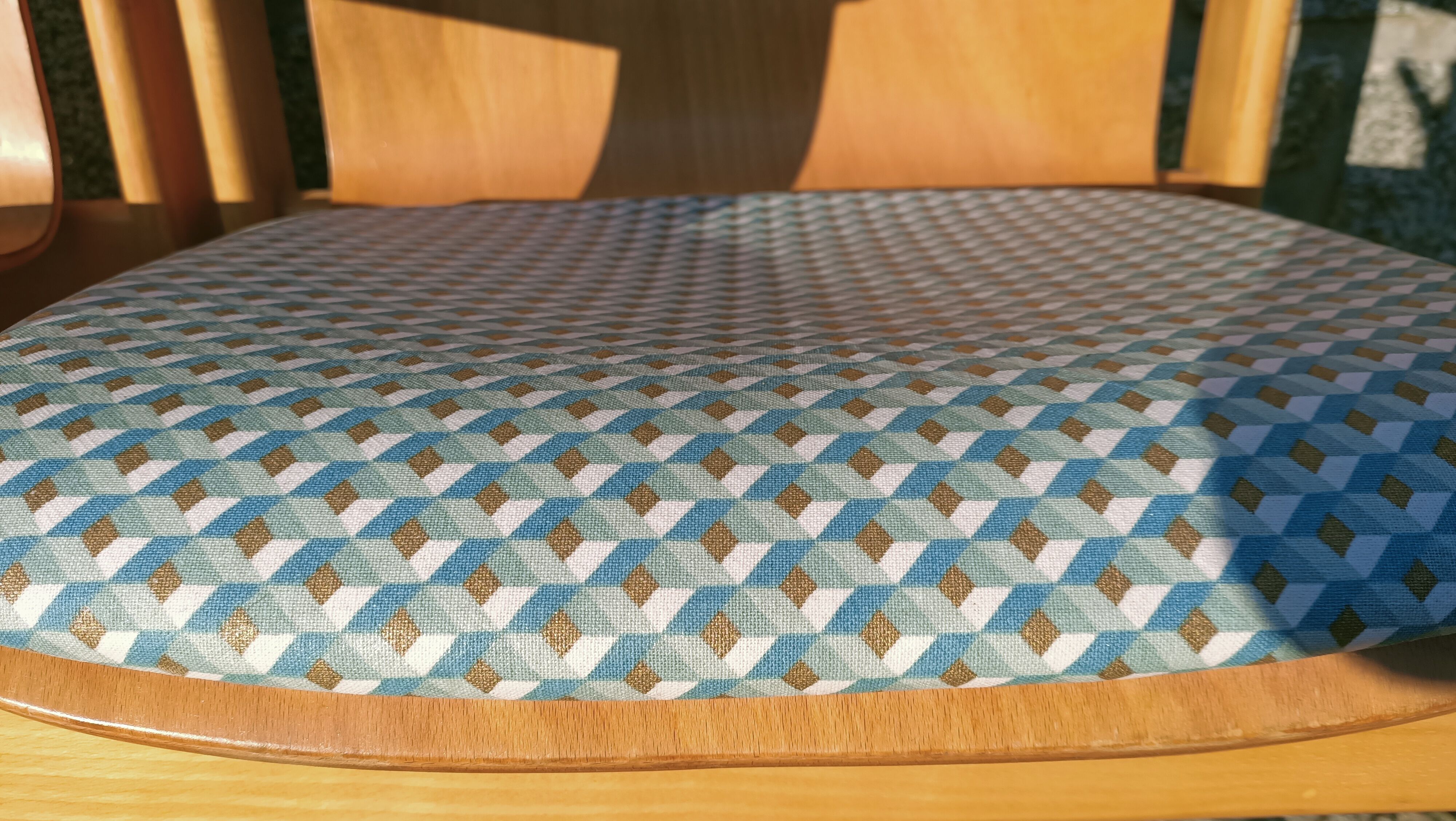 6 Scandinavian wooden chairs