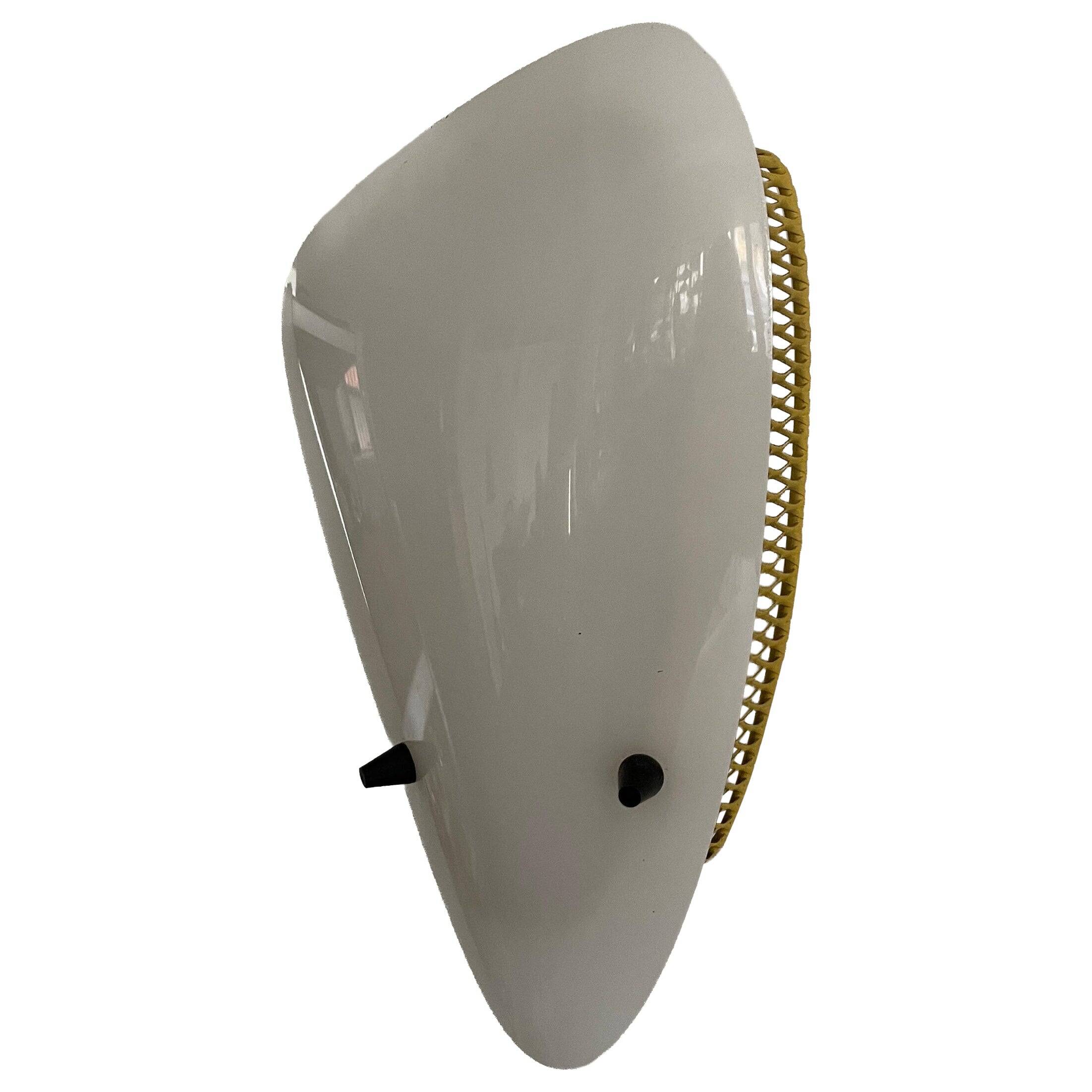 Applique simple du milieu du siècle en plexiglas blanc et métal jaune, années 1950, Allemagne