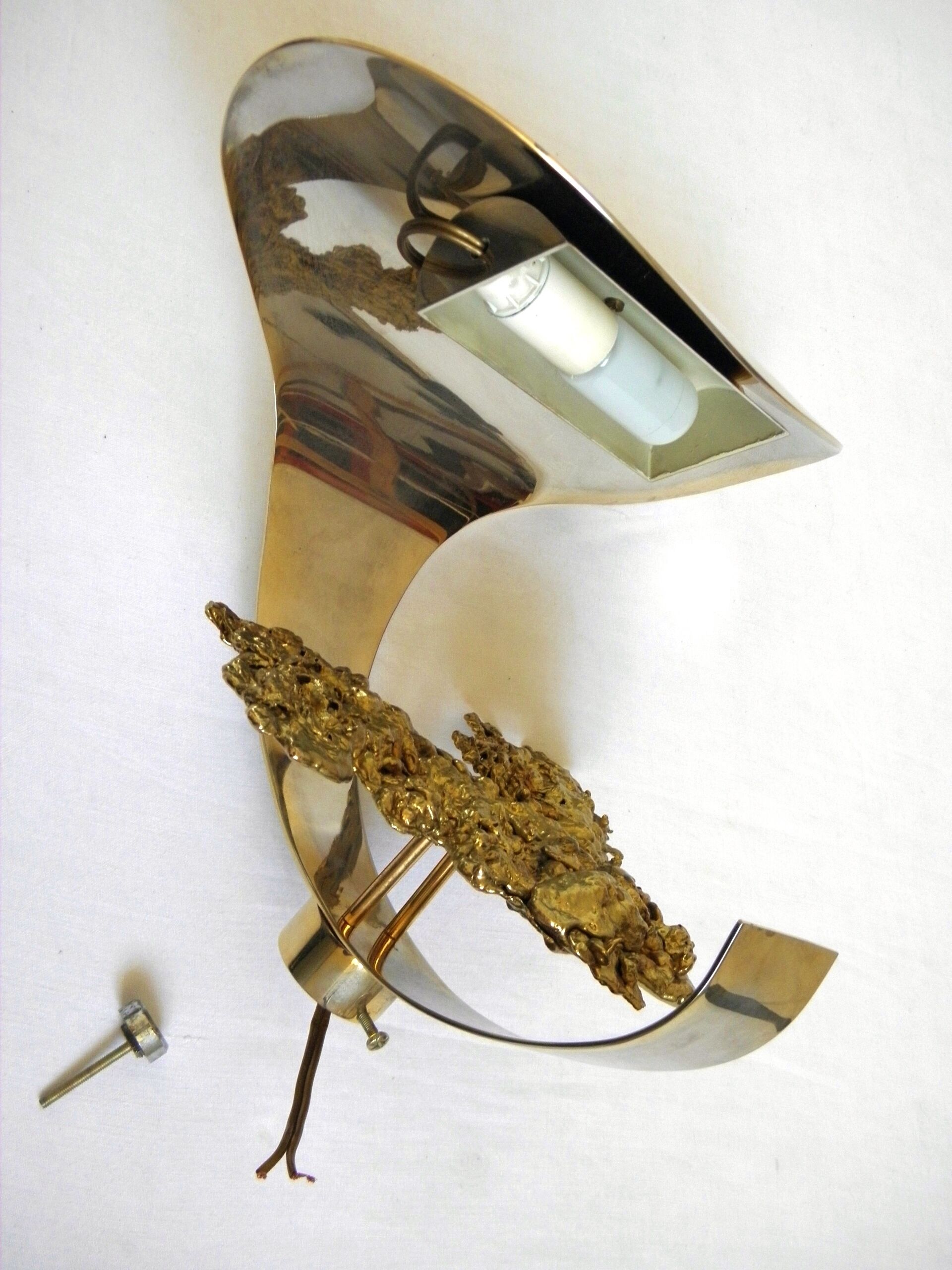 Gilded bronze and brass wall lamp, 1970