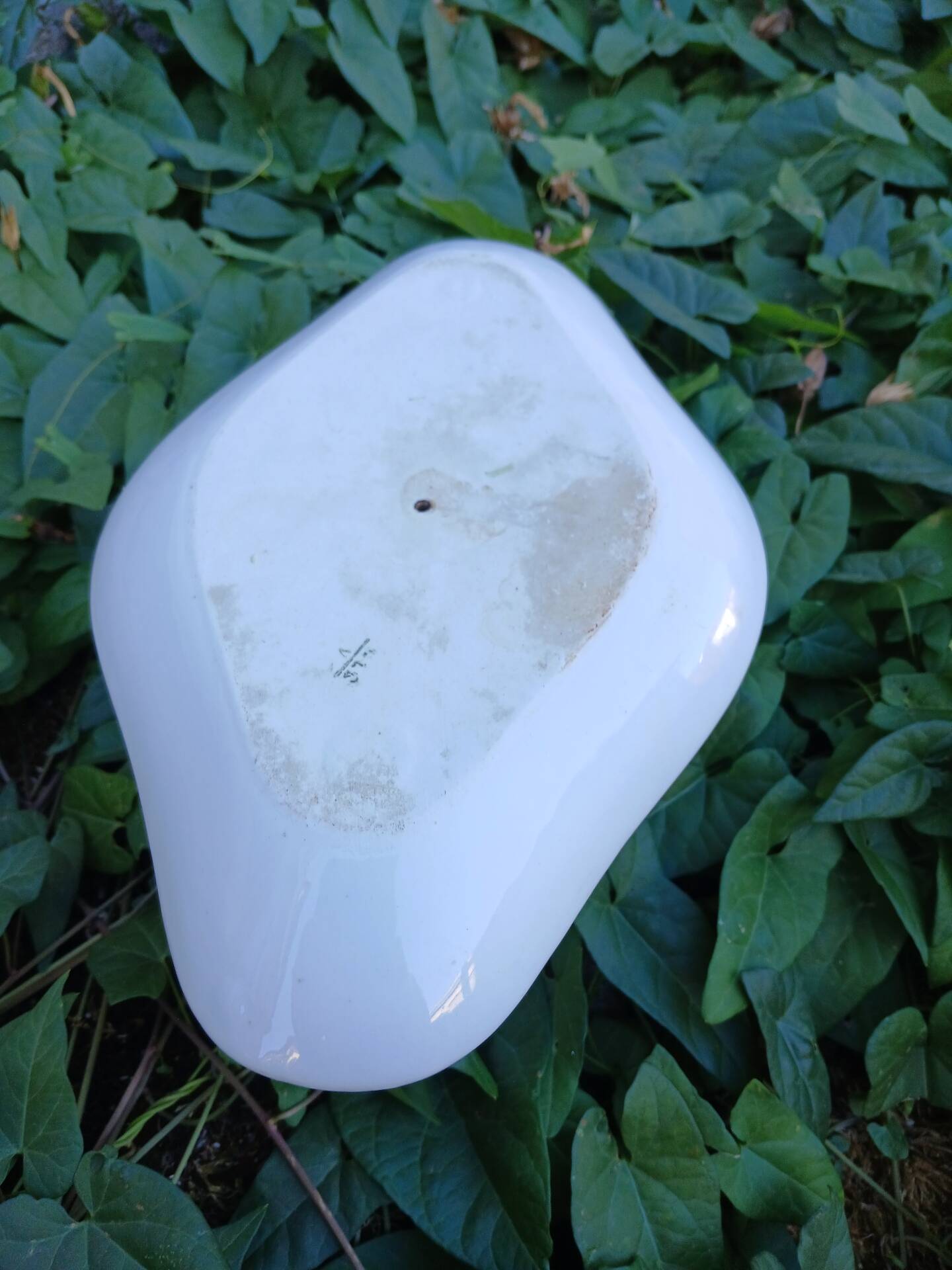 Saucière en faïence blanche 