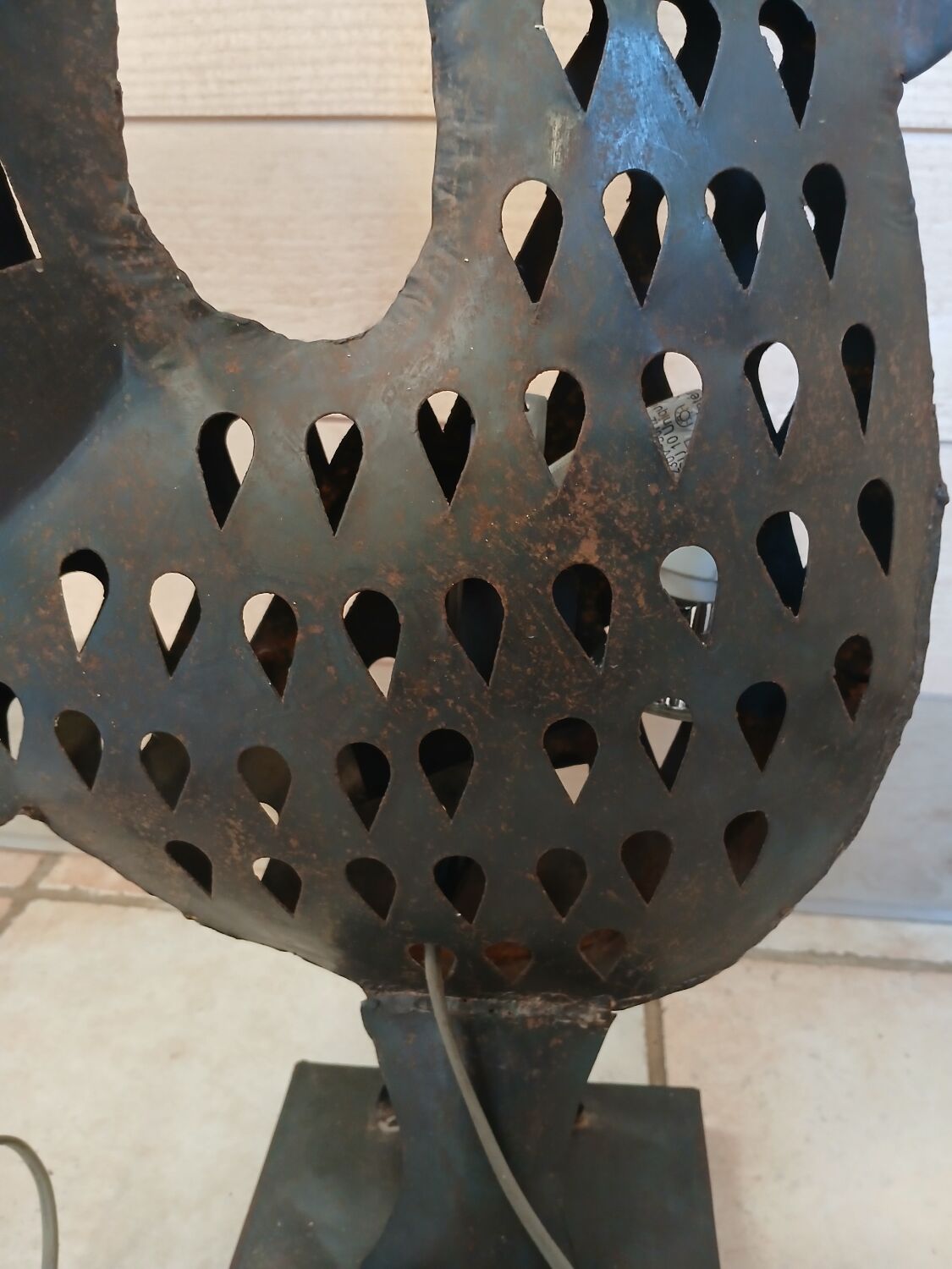 Wrought iron table lamp/rooster