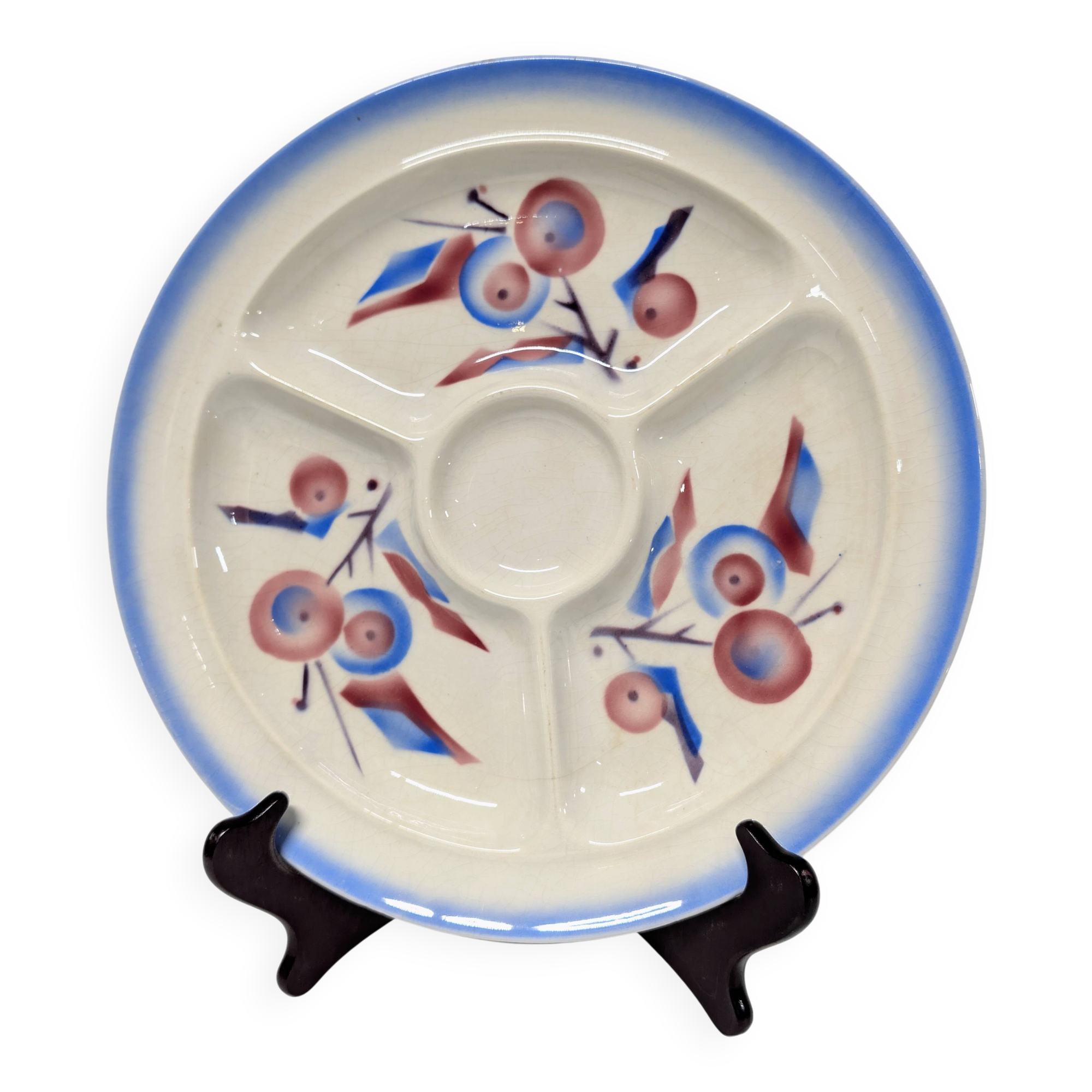 Compartmented earthenware dish