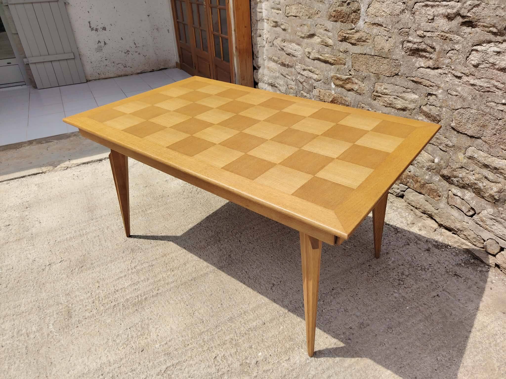 Table en placage chêne damier pied en épingle des année 70