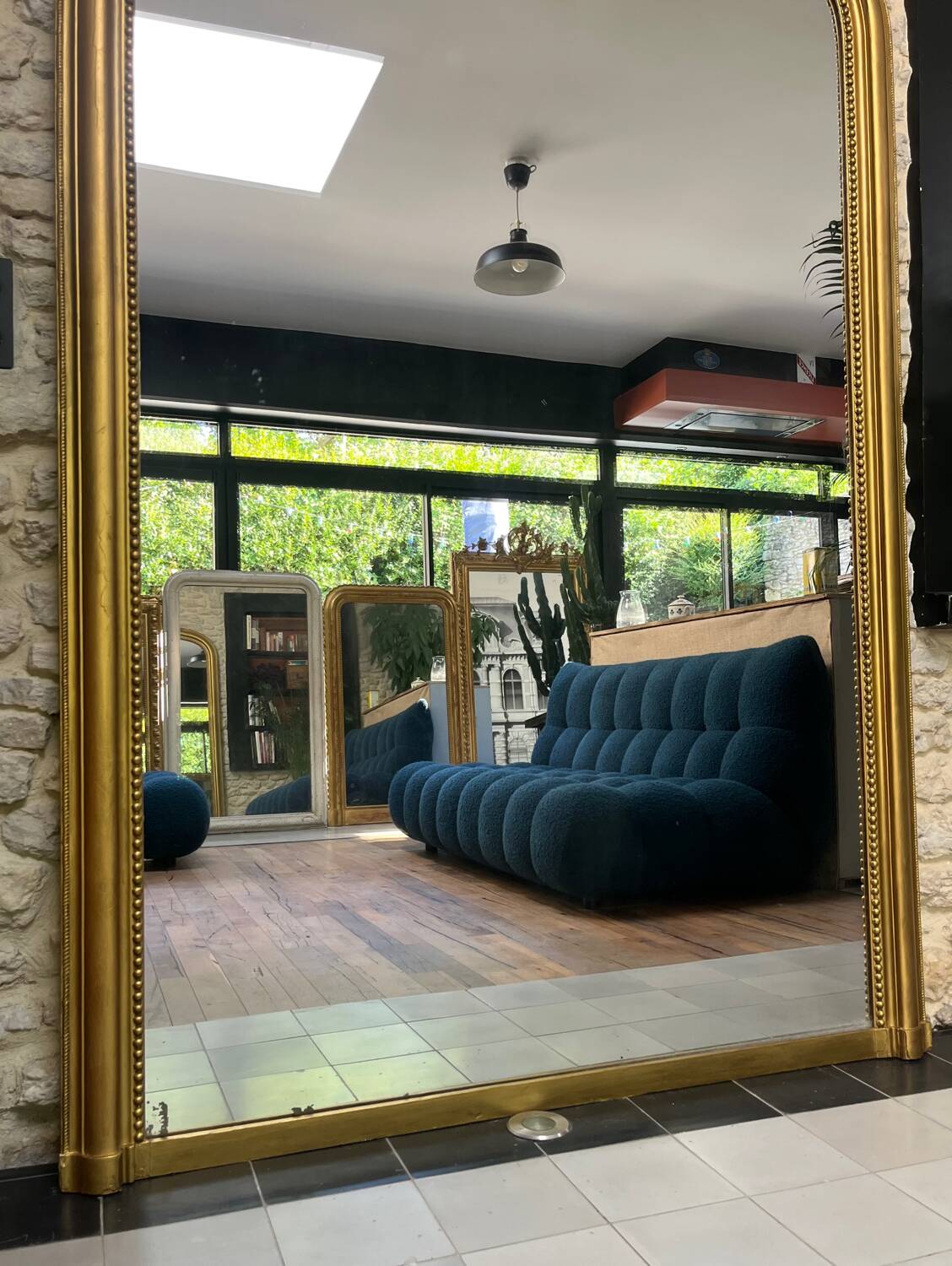 Miroir ancien Louis-Philippe 232,5/148cm  à fronton et perlé, mercure