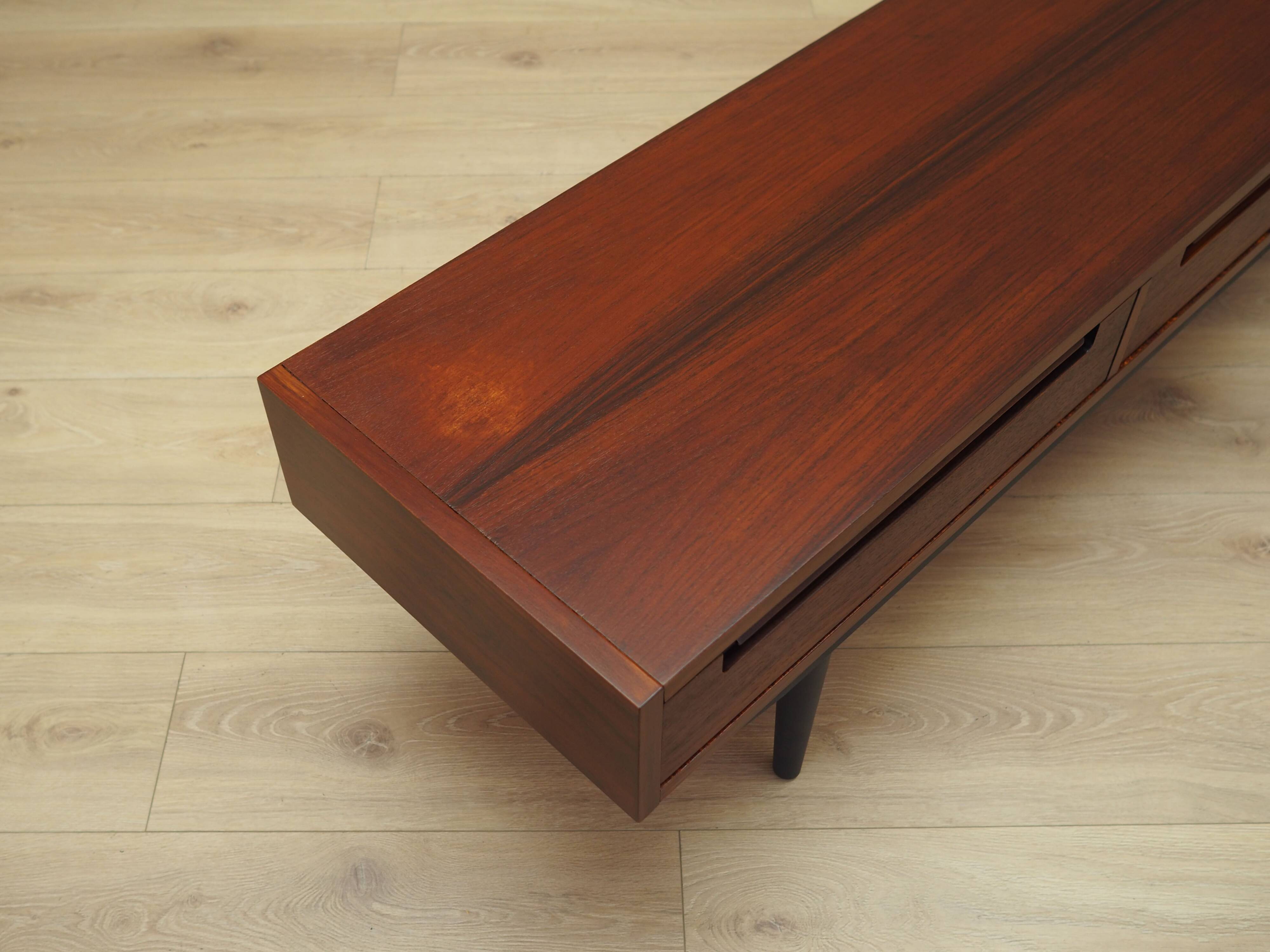 Lowboard en palissandre, design danois, années 1970, production : Danemark