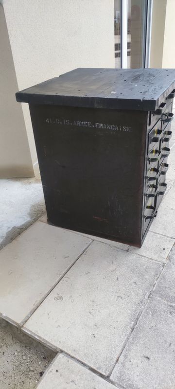 Meuble , etabli militaire