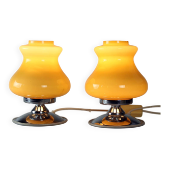 Lampes de table en opaline crème et chrome, Bulgarie, années 1960