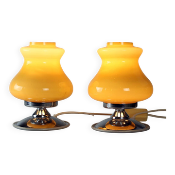 Lampes de table en opaline crème et chrome, Bulgarie, années 1960