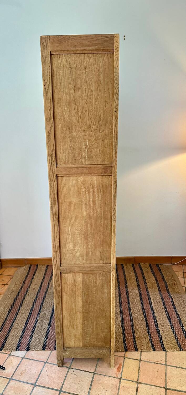 Parisian wardrobe with sliding doors