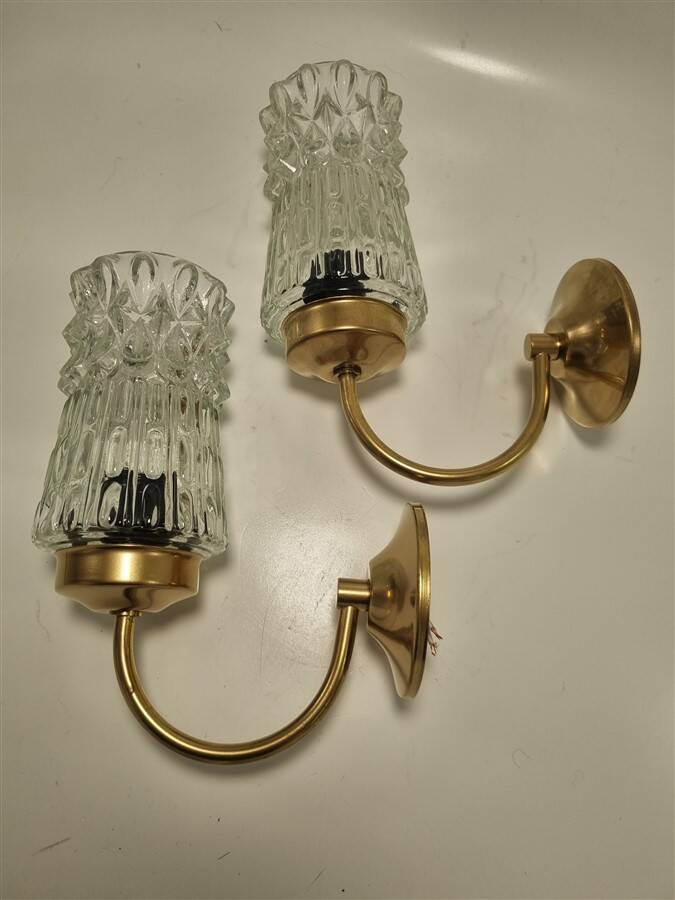 Pair of wall sconces
