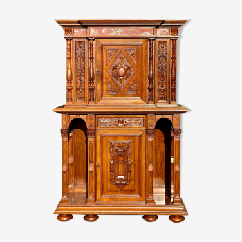 Cabinet en noyer avec incrustations de marbre style renaissance