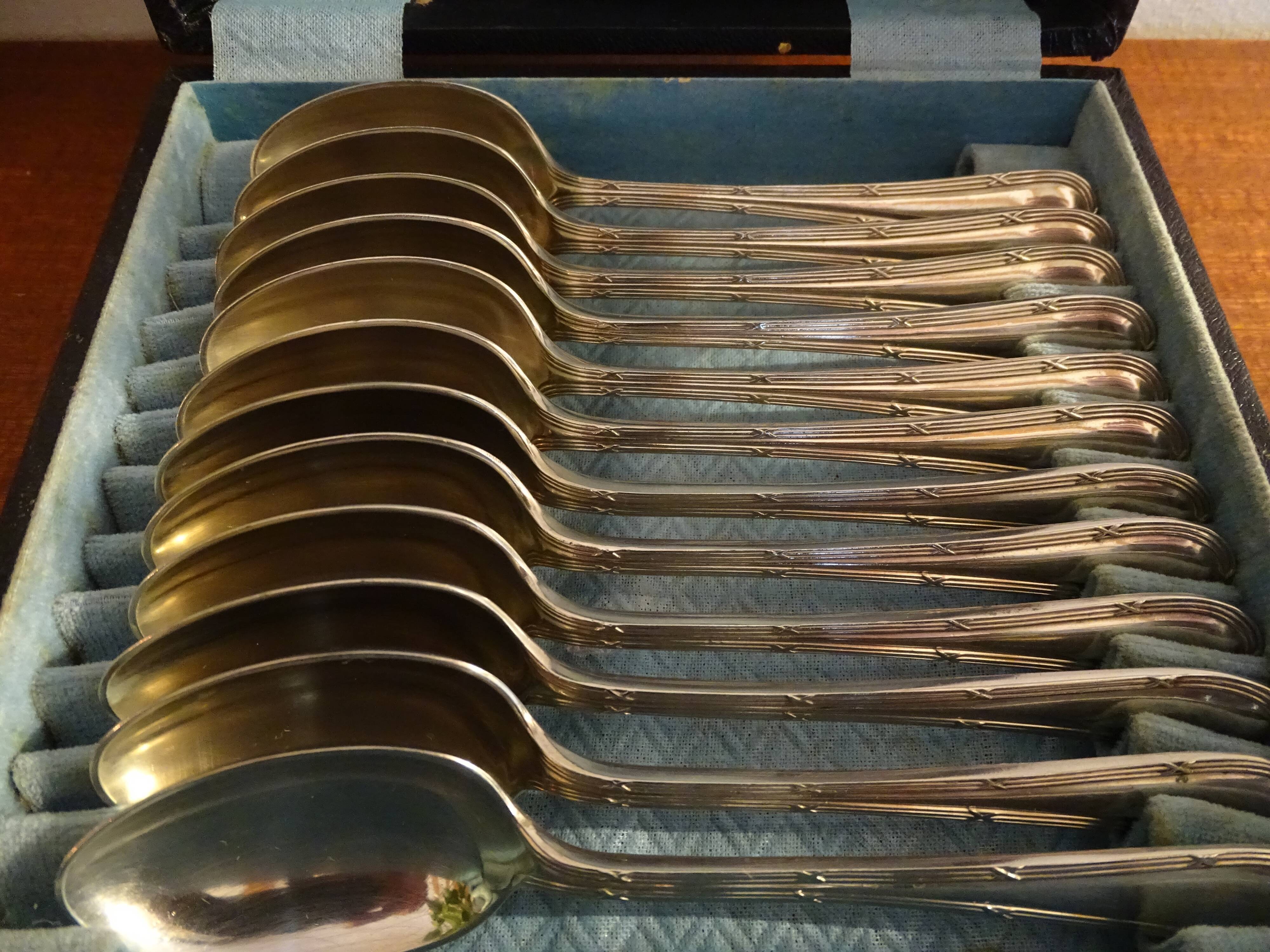 12 dessert spoons Art Deco silver metal - Made in England in case - 1920