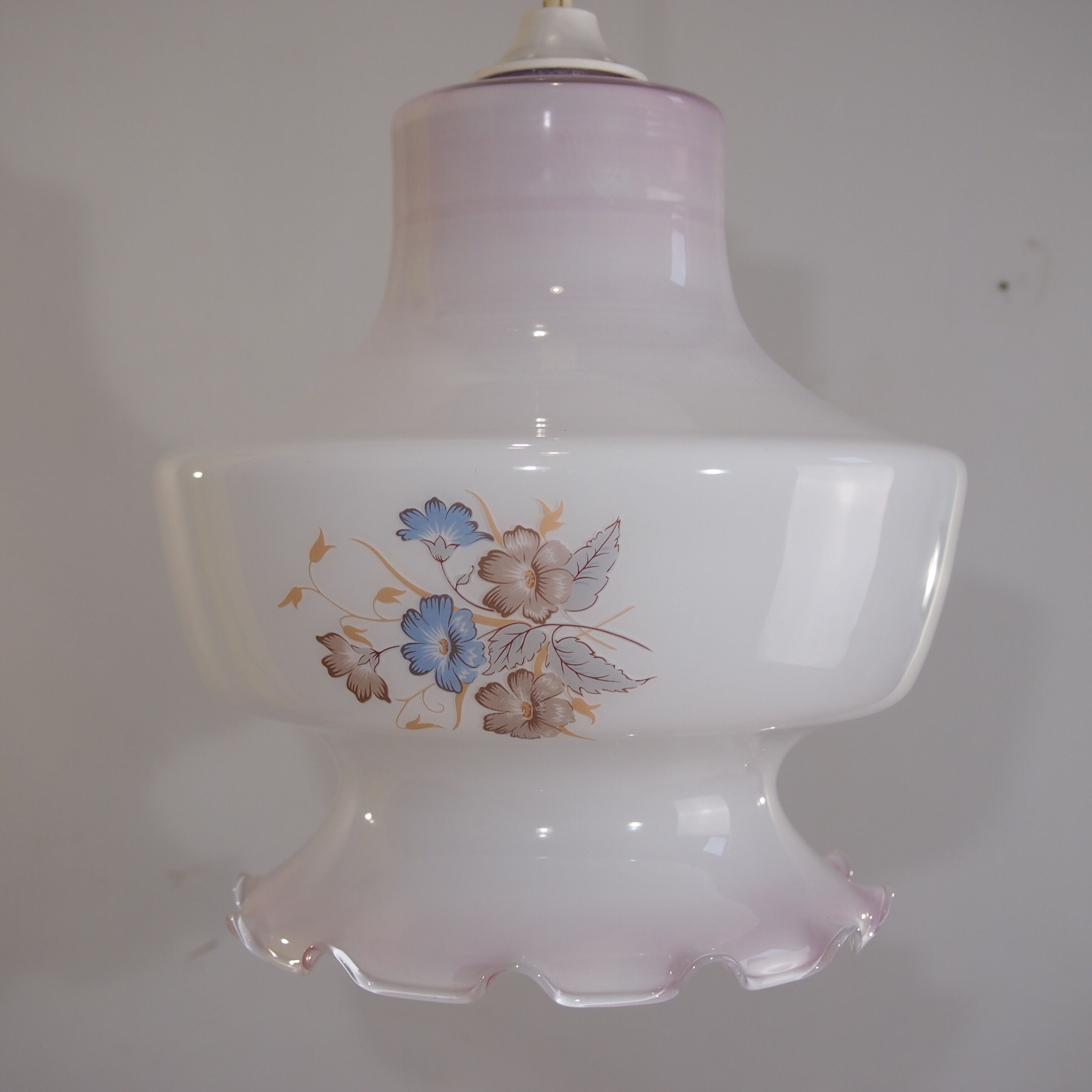 Opaline /vintage suspension