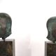 Ensemble de deux bustes en bronze sur stèles en granit par un élève de Georg Kolbe, 1925