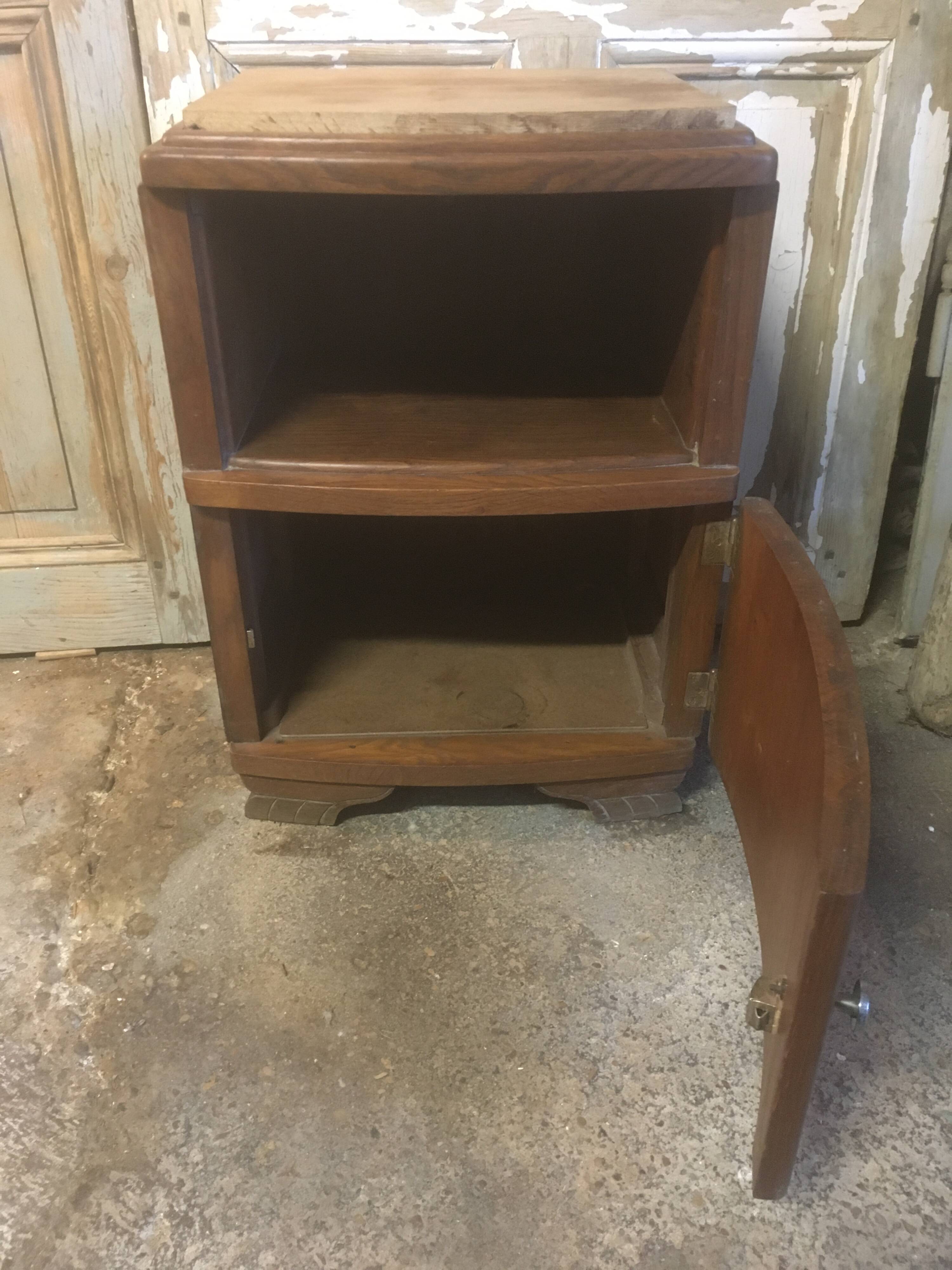 Oak bedside table from the 1930s/1940s.