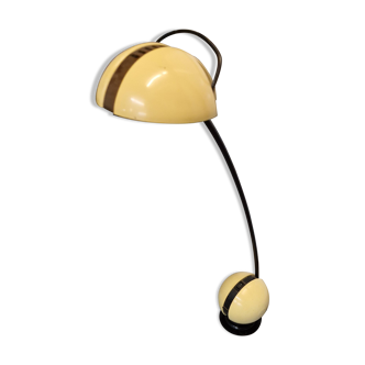 Articulated desk lamp