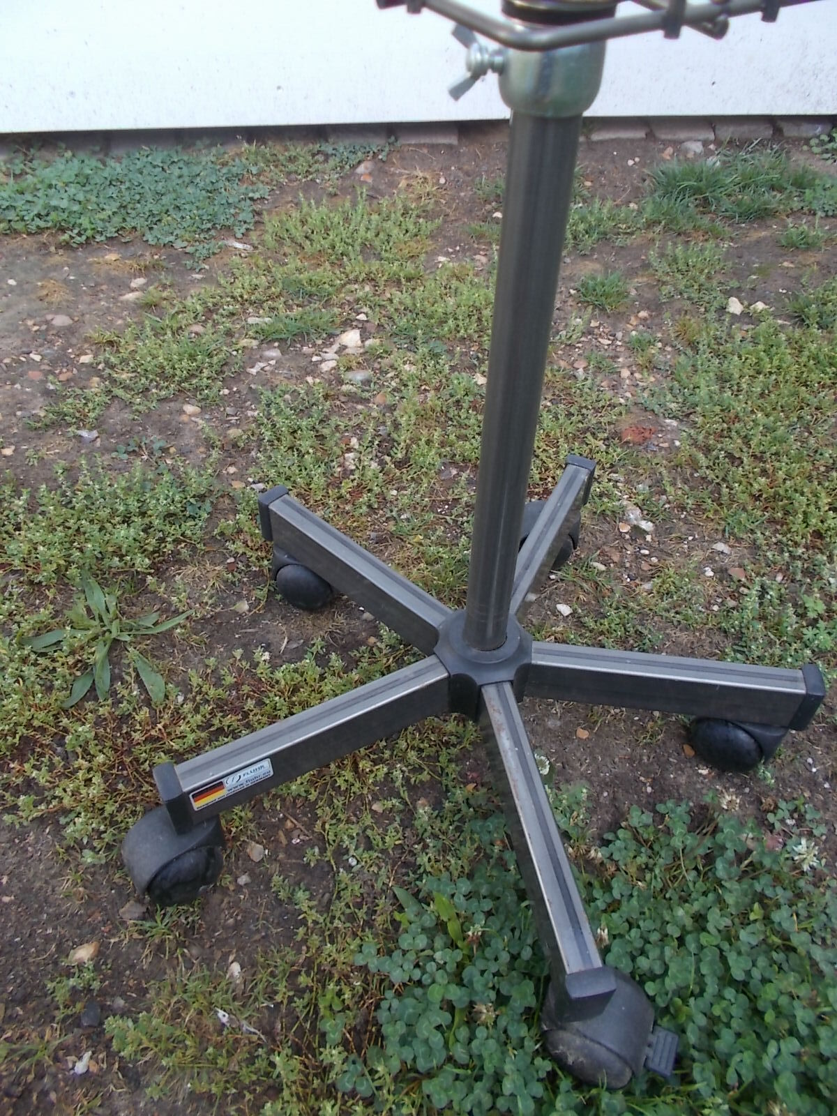 Présentoir tourniquet à cartes postales en métal