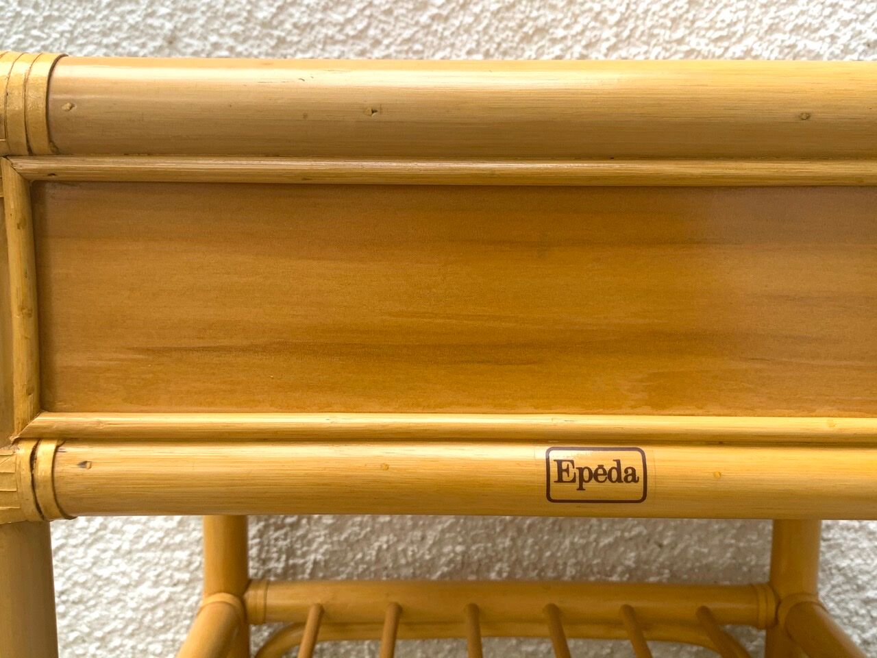 Table de chevet en bois et bambou années 70
