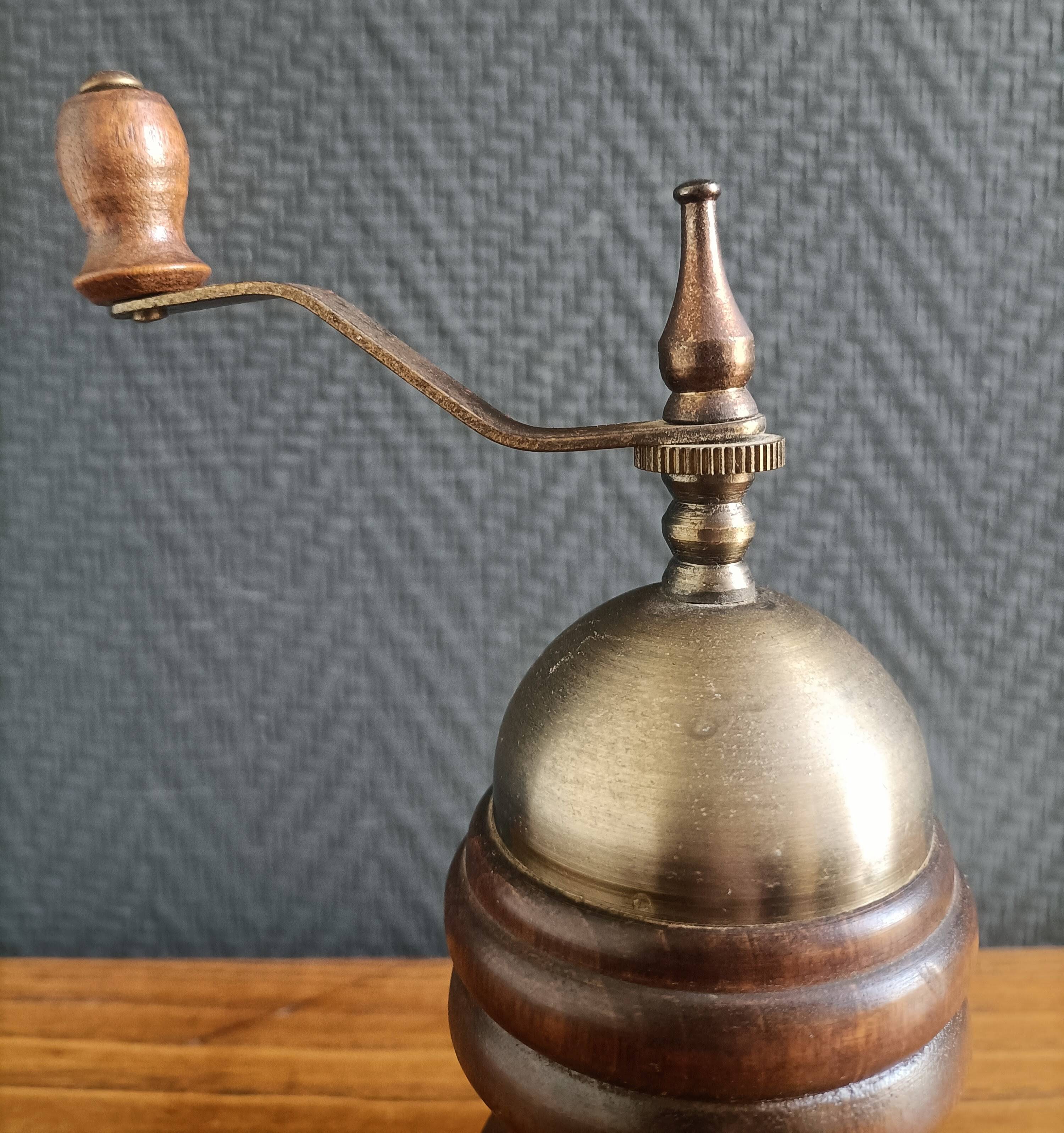 Wooden pepper mill and salt shaker set