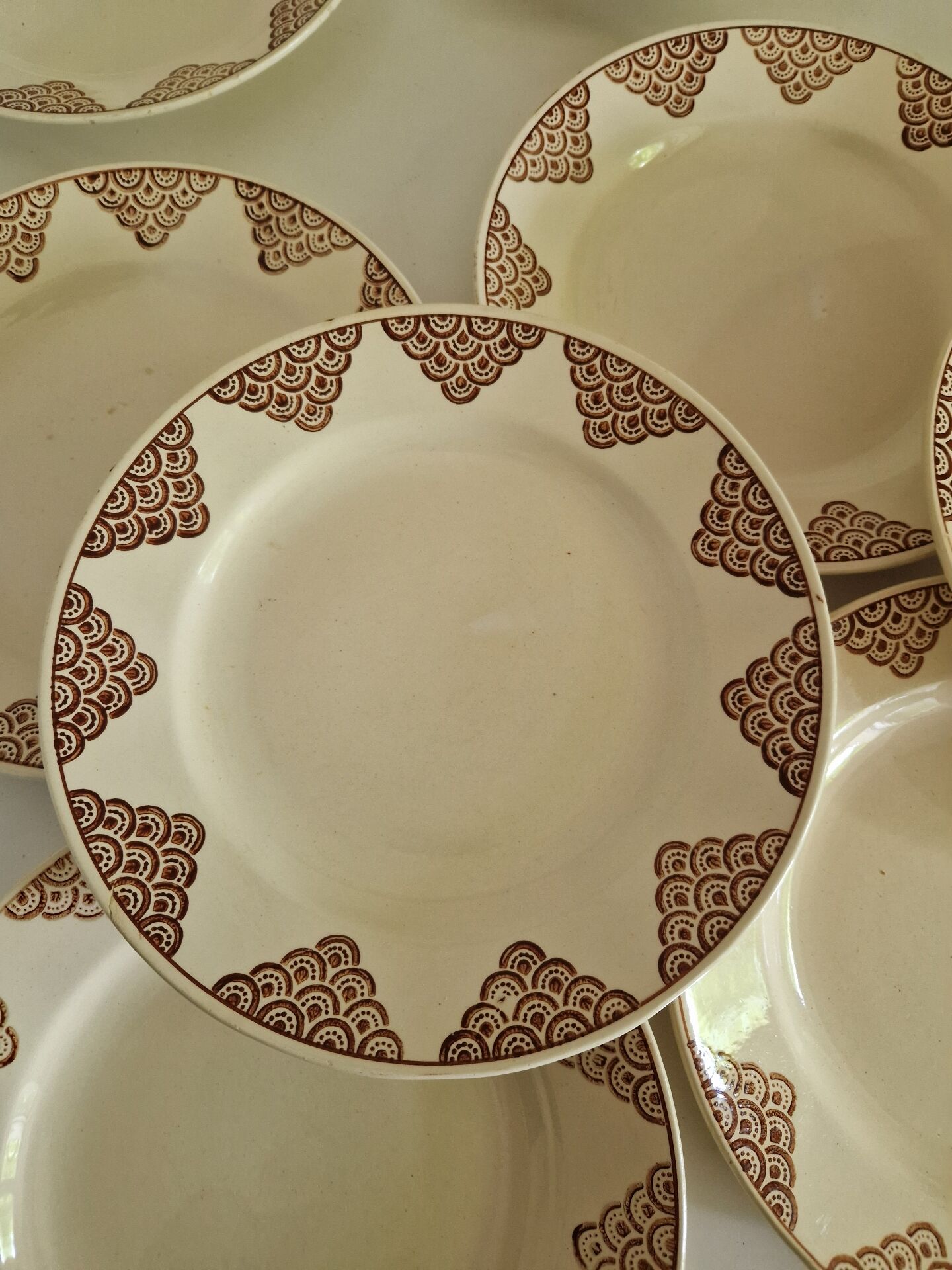 Set of 14 Flat Plates Saint Amand Model 4054