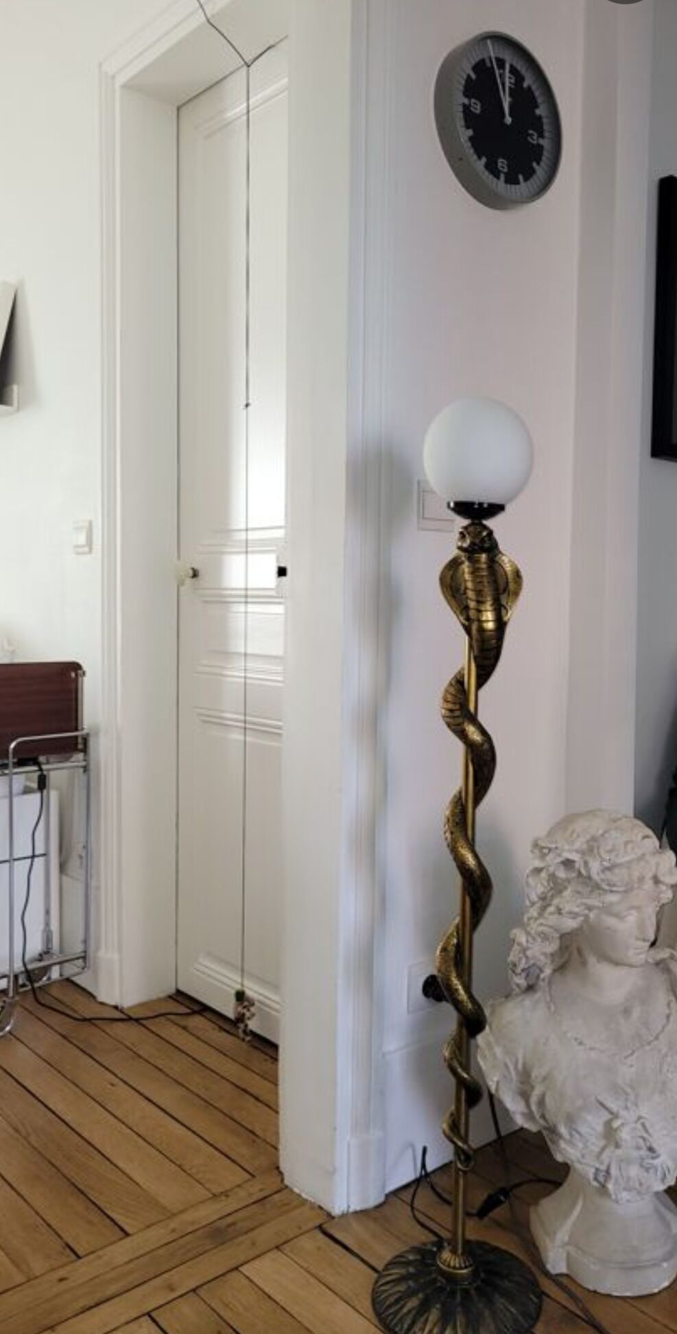 Snake floor lamp
