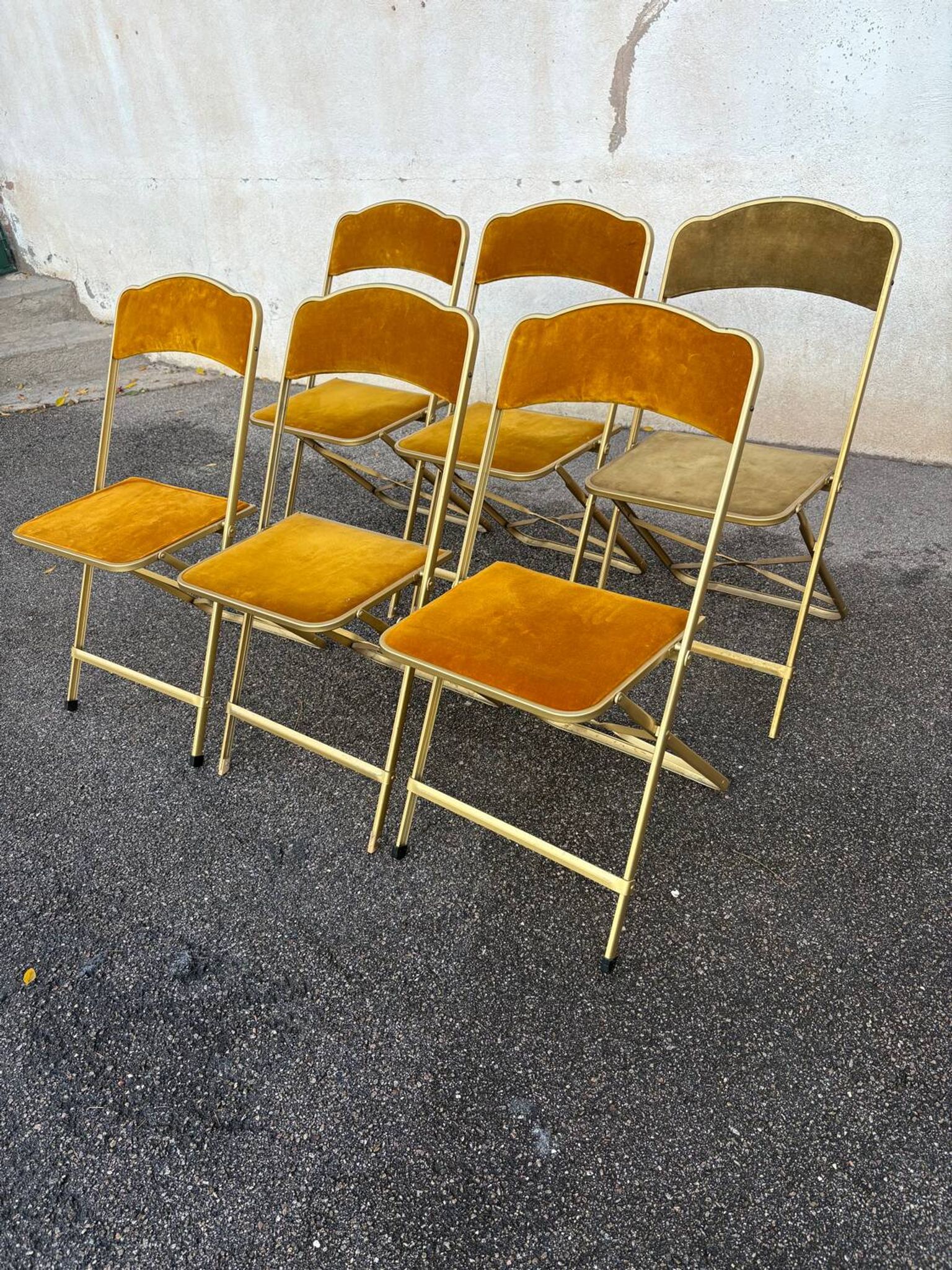 Set of 6 folding chairs