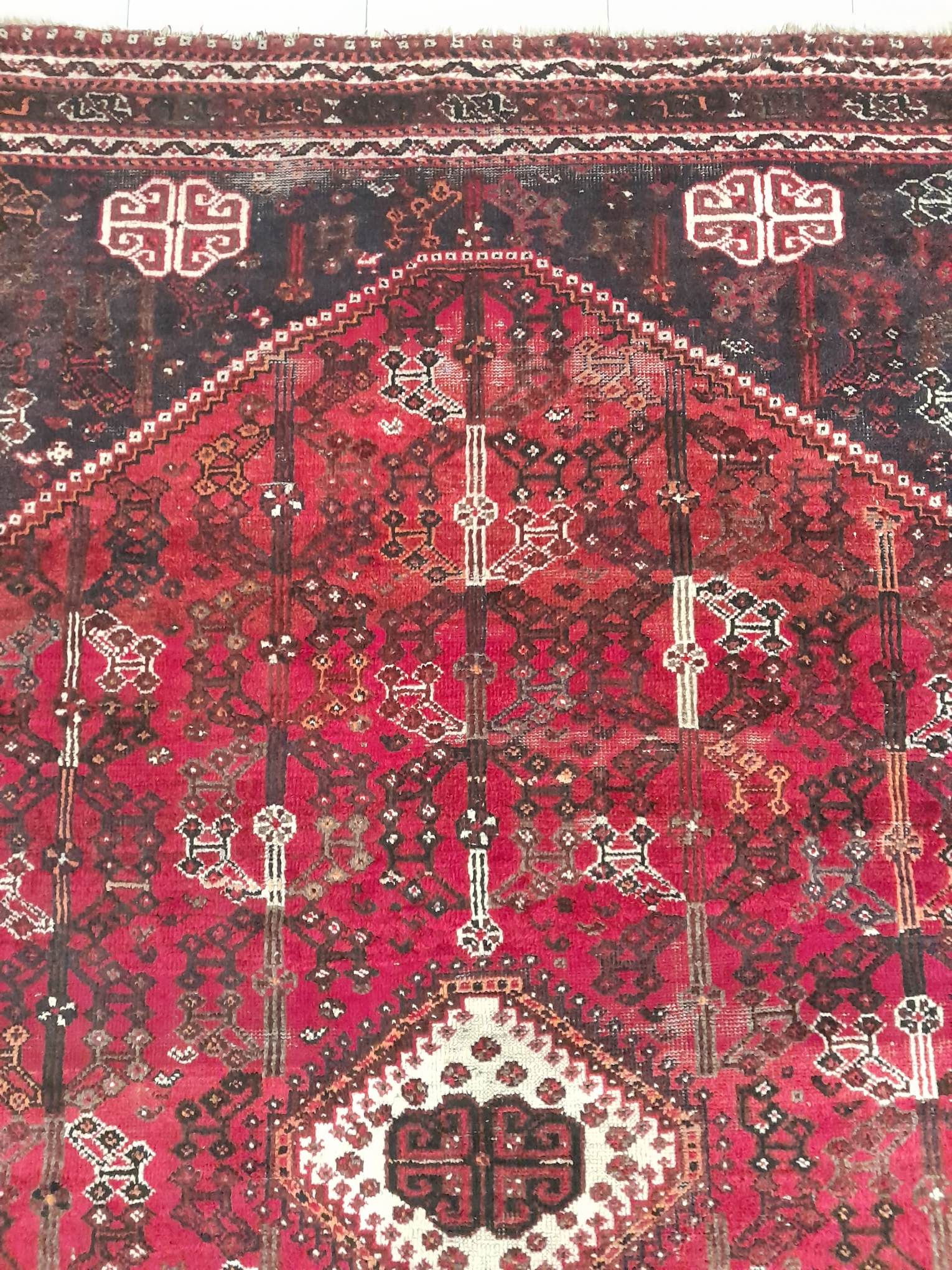 Handmade Persian QashQai rug 284x214cm