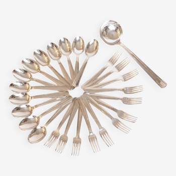 Silver metal service 12 soup spoons, 12 forks and ladle.