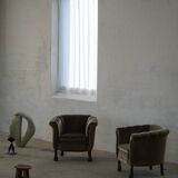 Mid-20th century, pair of Danish shell lounge chairs in green velvet, 1940s.