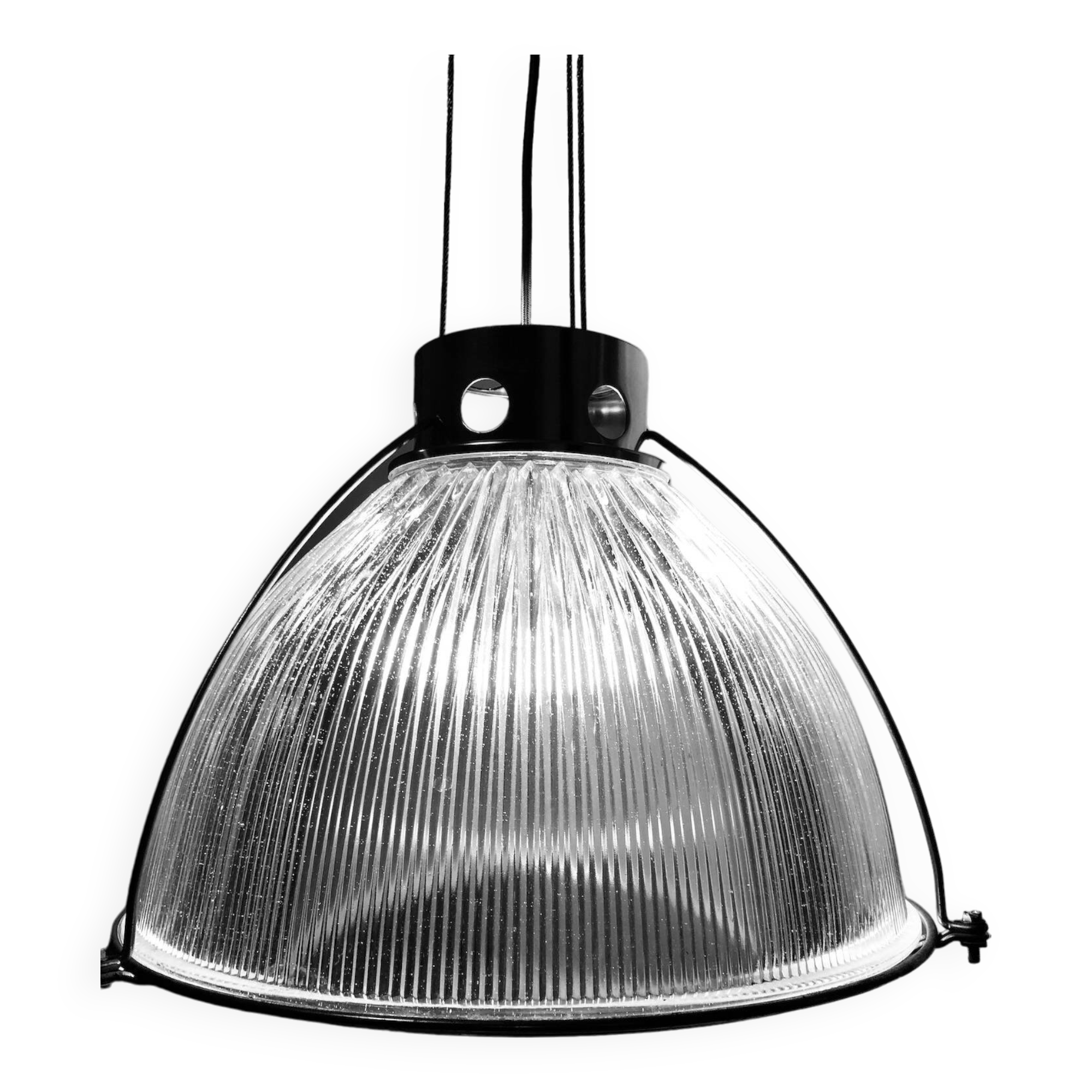 Large adjustable height holophane suspension, diameter 48 cm, series available.