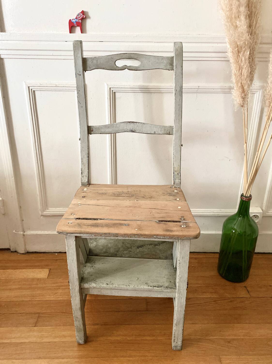 Transformable stepladder chair