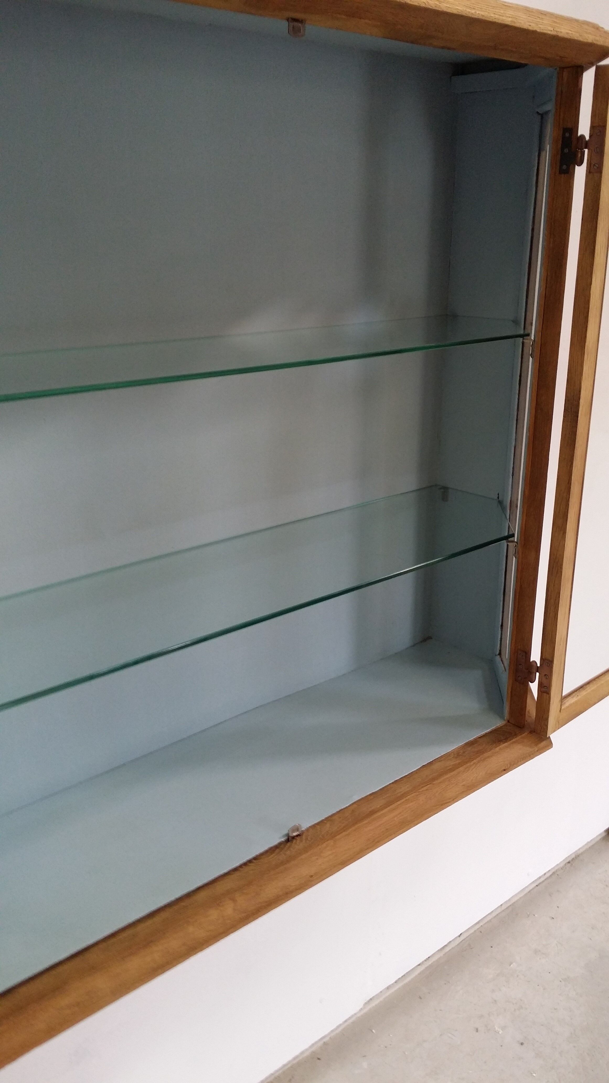 Vitrine murale en bois