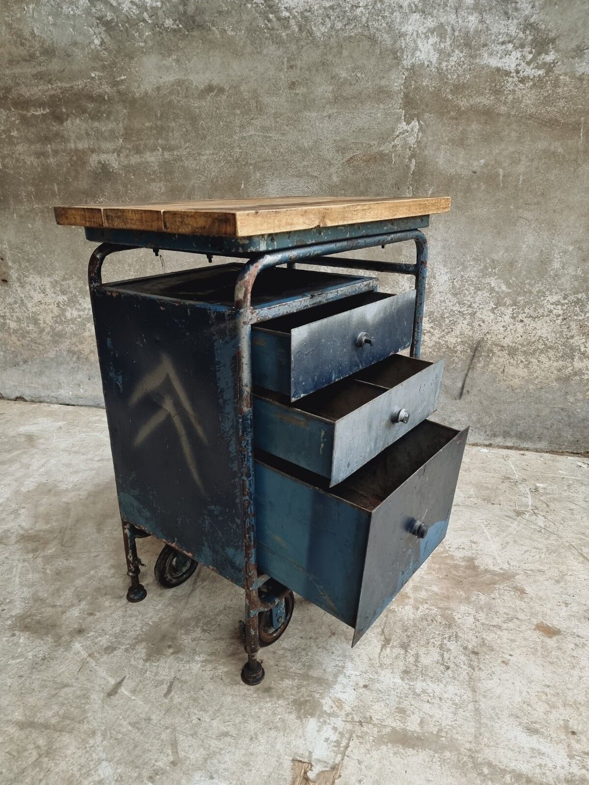 Industrial trolley workbench Citroen chest of drawers