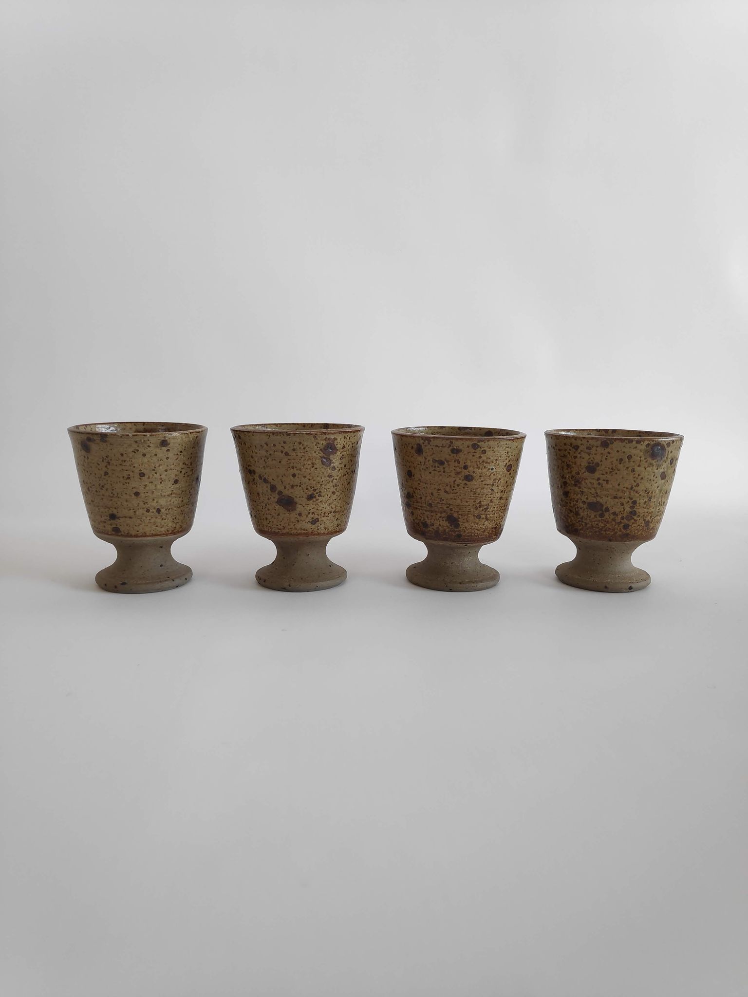 Suite of 4 cups or glasses mazagrans vintage in sandstone of the years 60