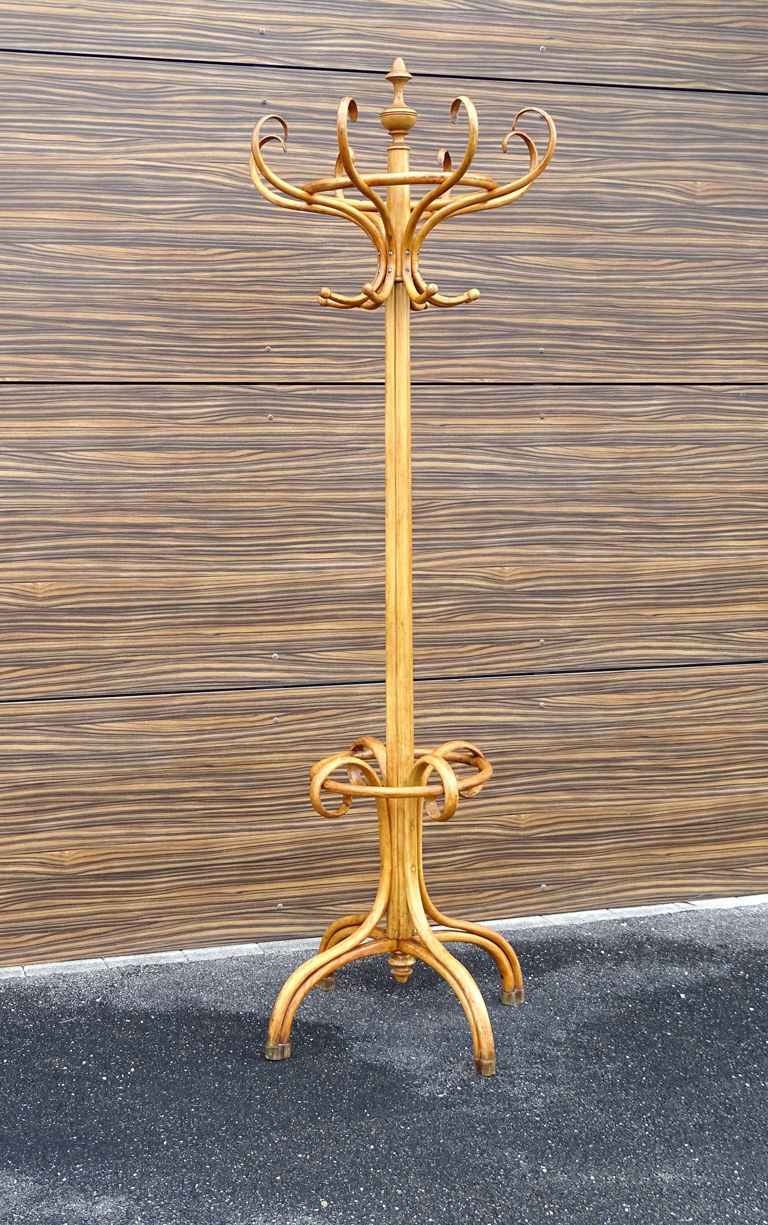 Bistro coat rack with 8 hooks, Thonet style, Fischel 1920.