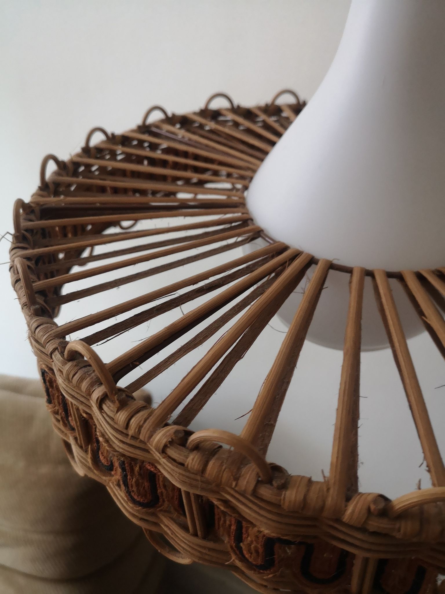 Scandinavian cylindrical pendant lamp with rattan dial and opaline in real and smoked glass