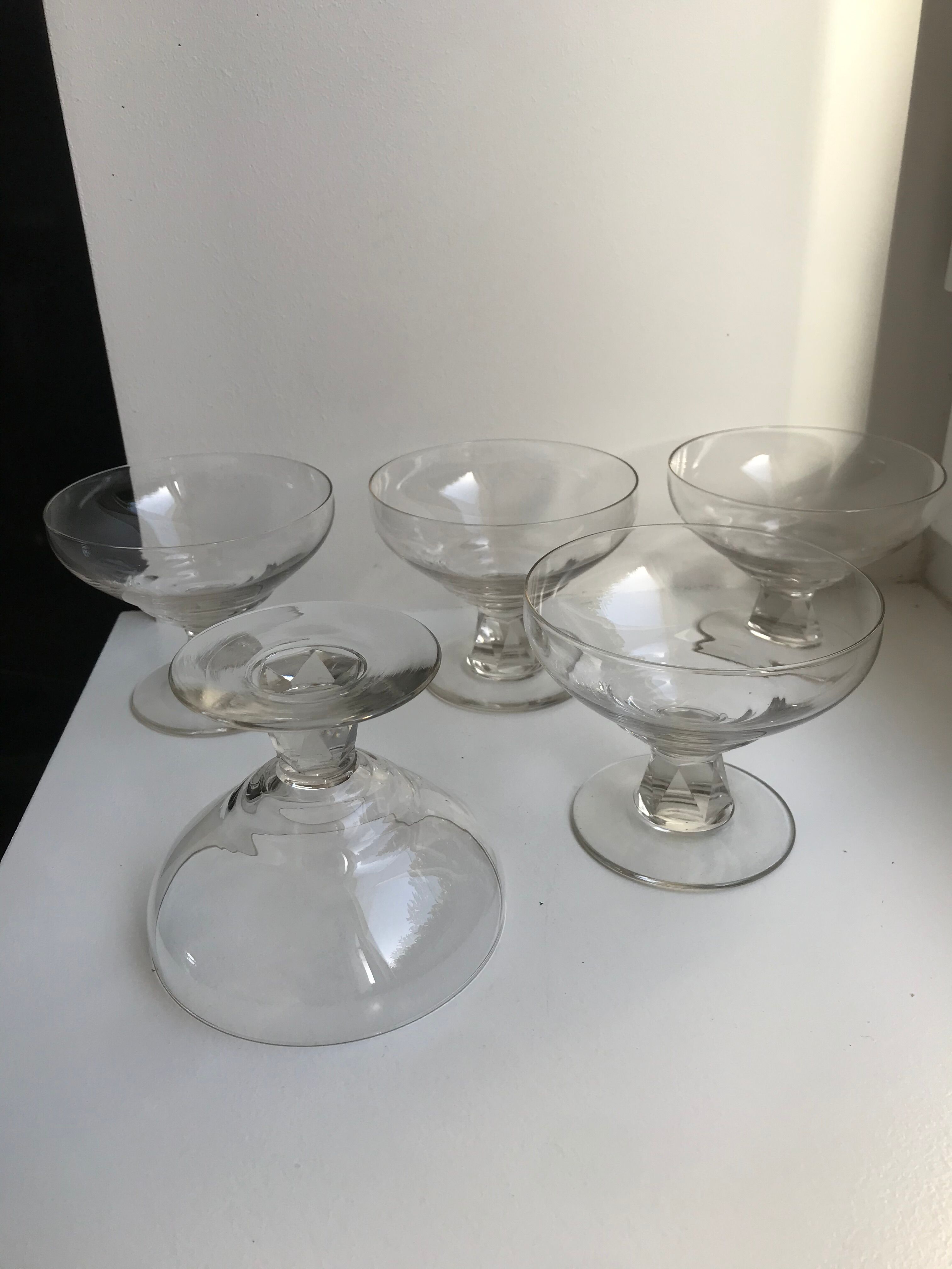 Set of 5 crystal champagne glasses faceted feet art deco 20-30s