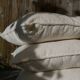 Coussin bouclette blanc cassé