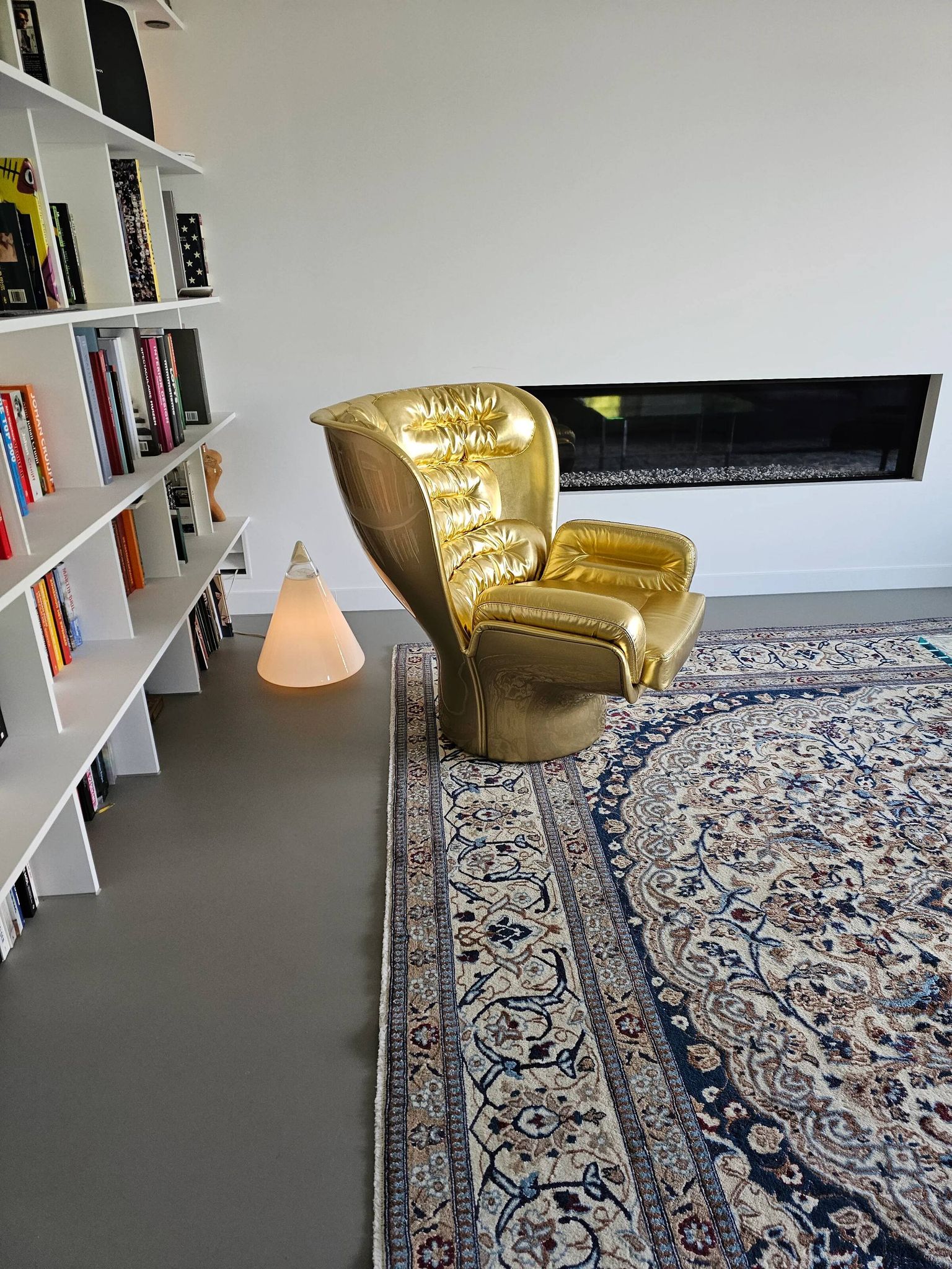 Golden limited edition Elda chair by Joe Colombo for Longhi Italy no. 19/20