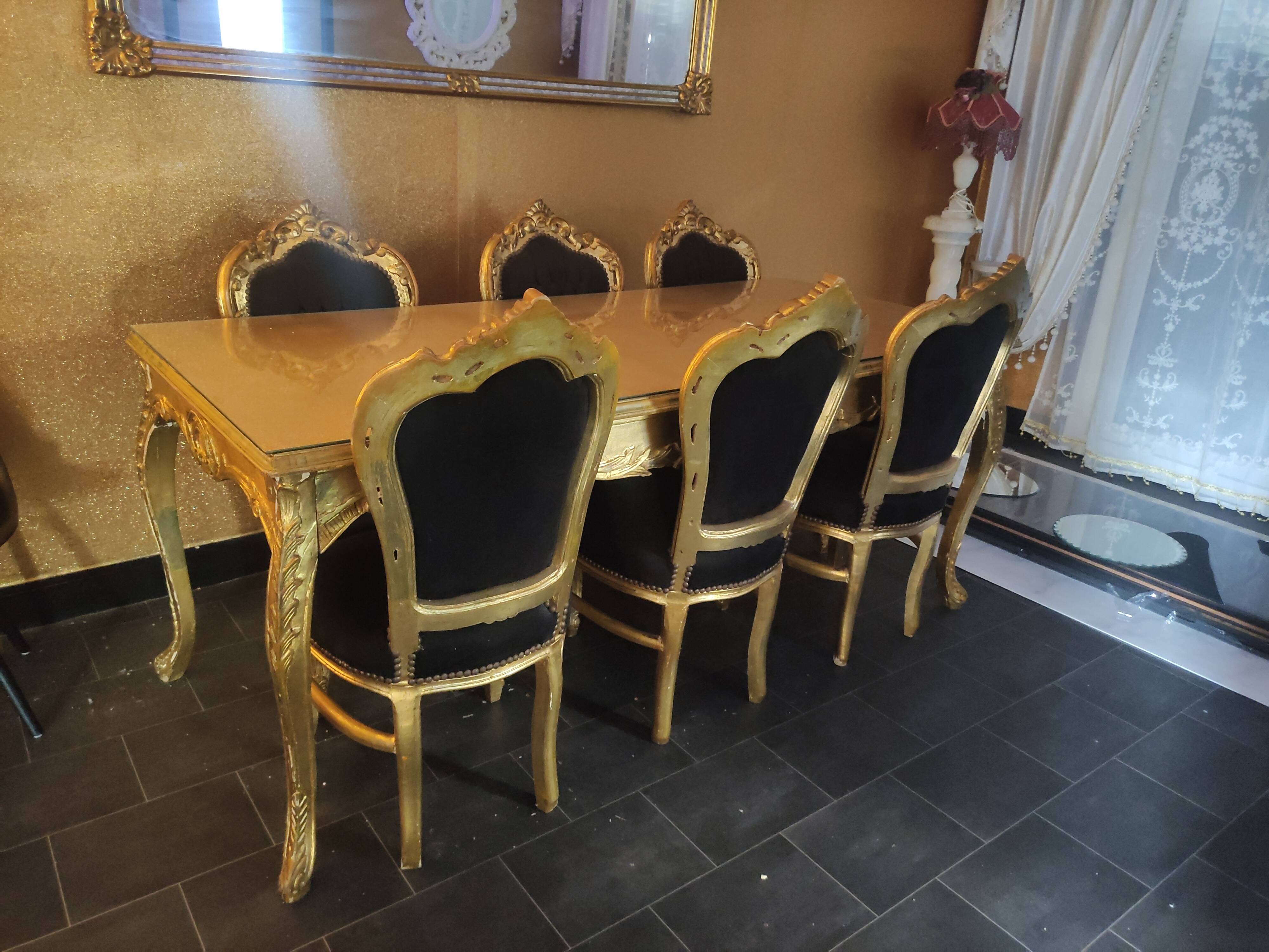 Table + 6 baroque chairs