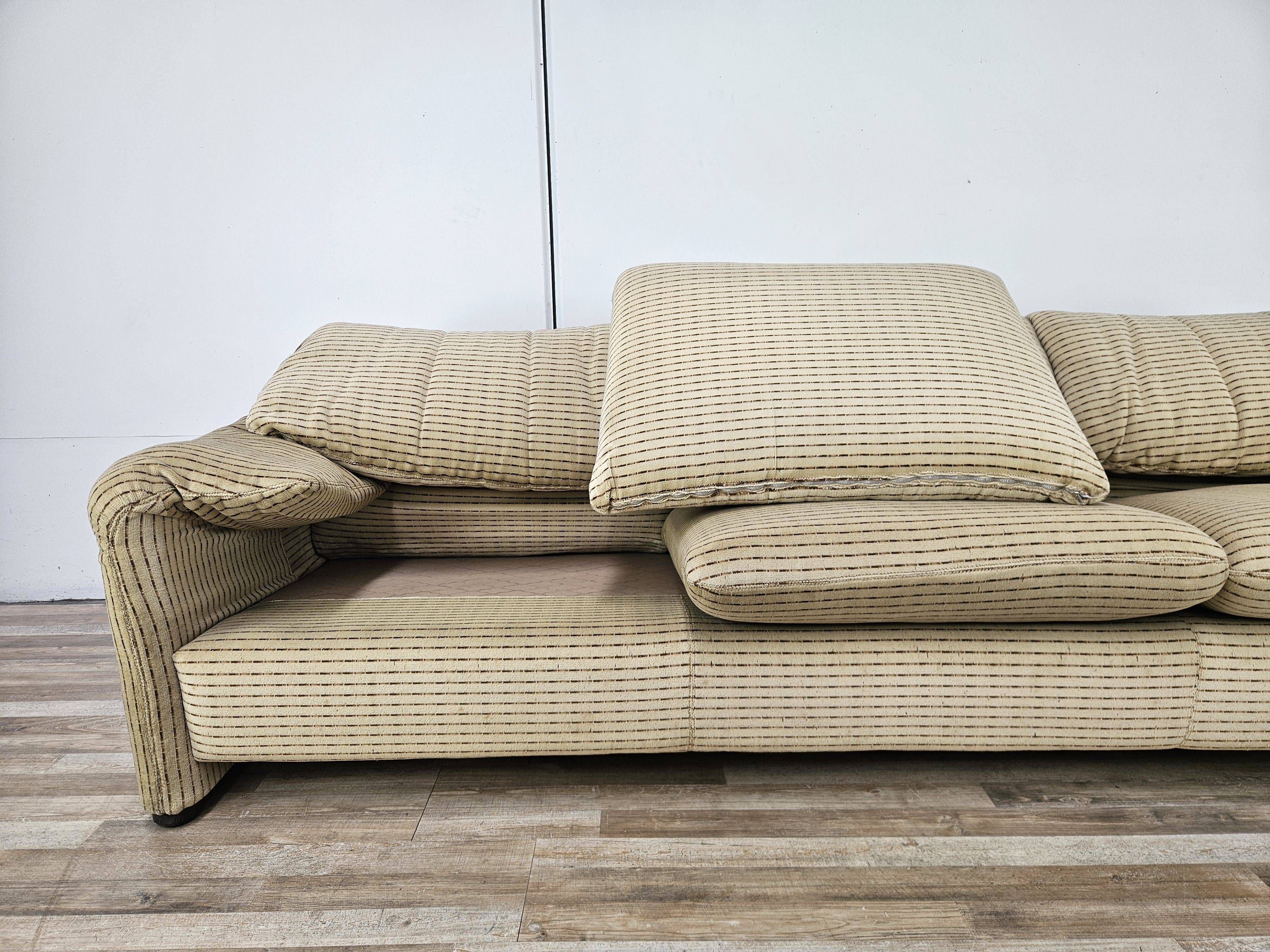 Maralunga three-seater sofa by Vico Magistretti from the 1970s