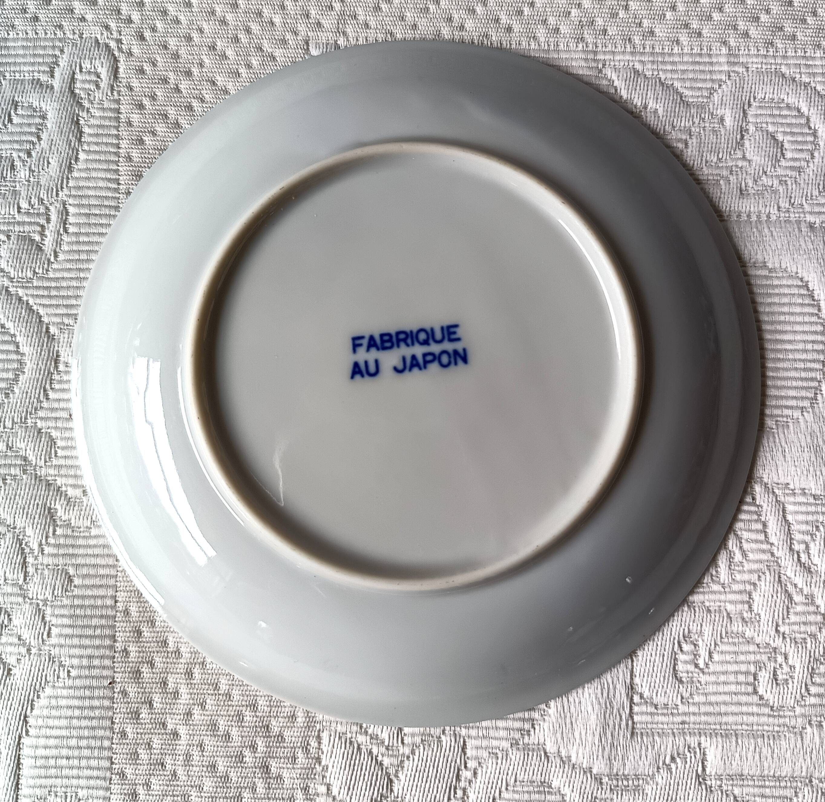 Japanese tea set in fine porcelain with crane motif