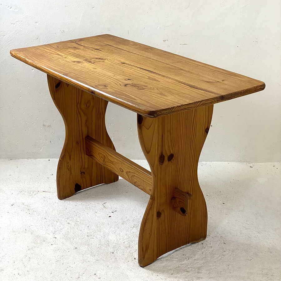 Vintage 70's pine table