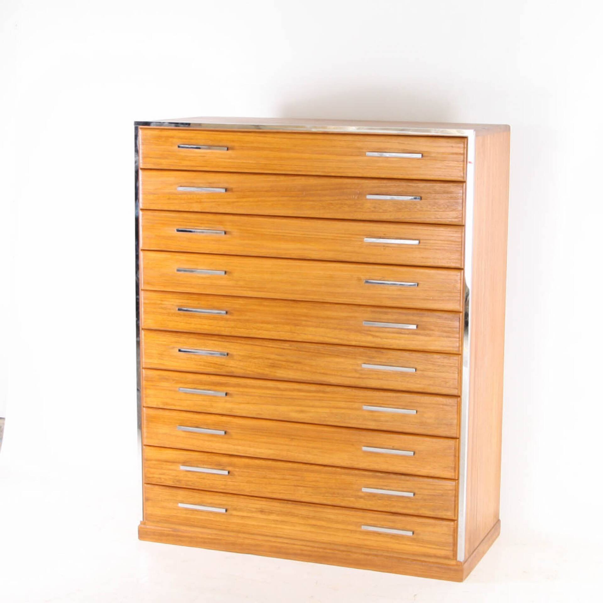 Japanese high commode