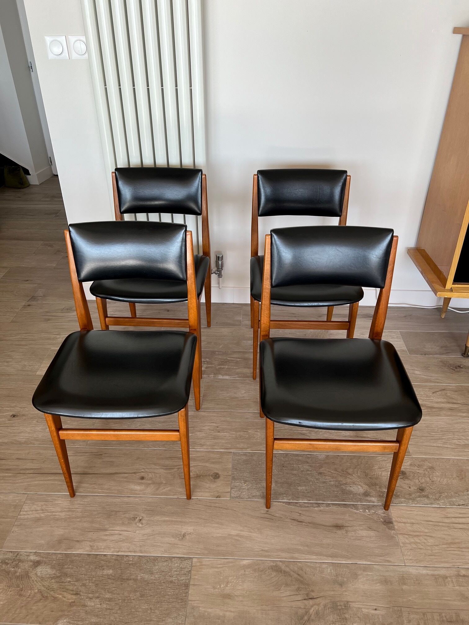 Set of 4 Scandinavian chairs