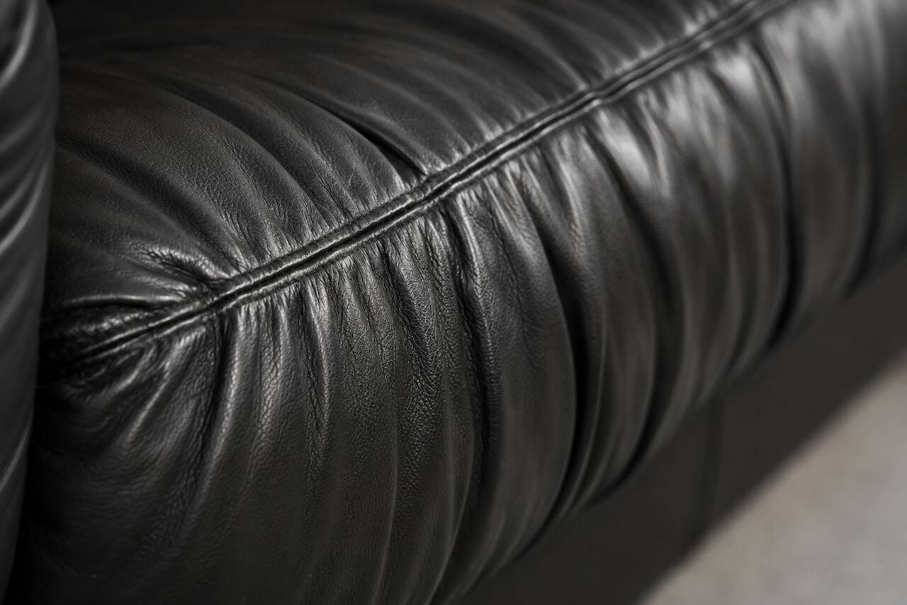1970’s Vintage Italian design black leather sofa from PelleRossi