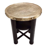 Table basse Durmast sécessionniste avec étagère et plateau rond en laiton, Austr