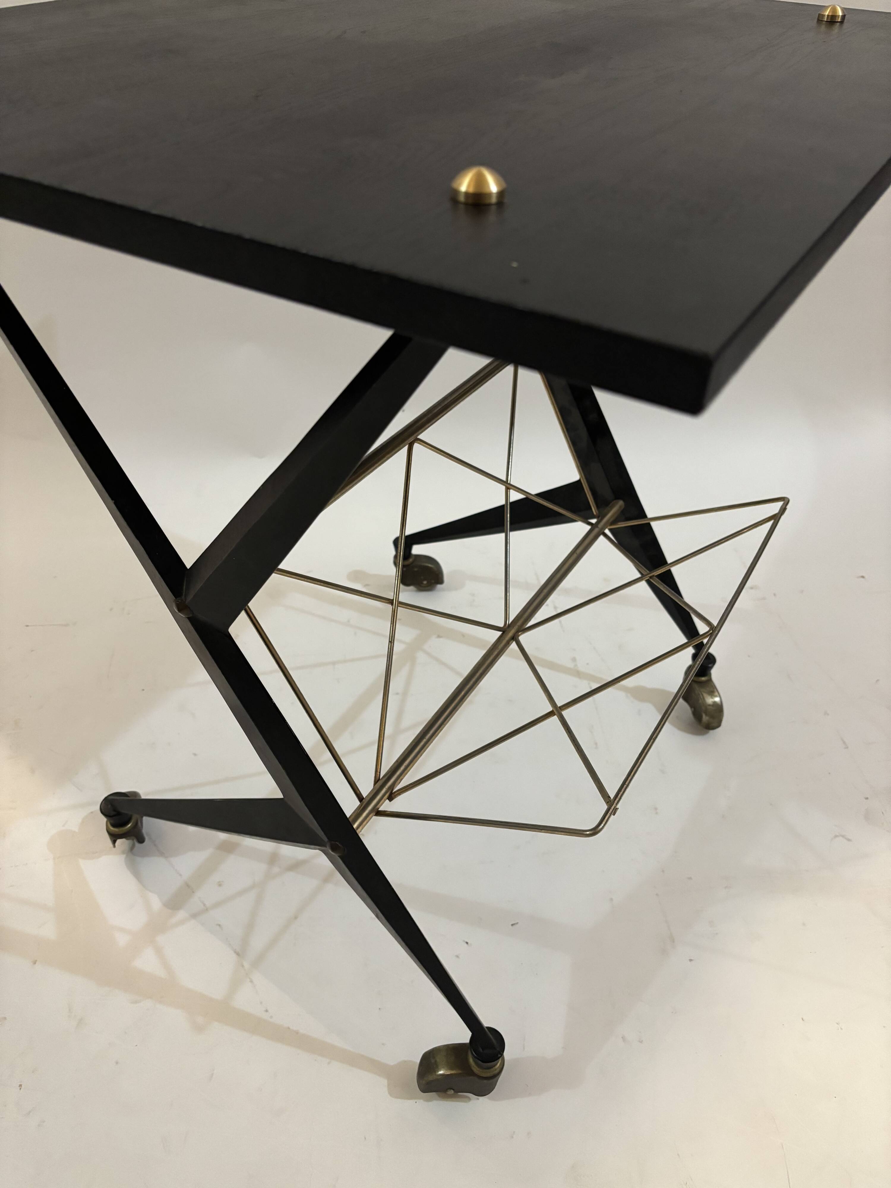 60s server in black and gold metal