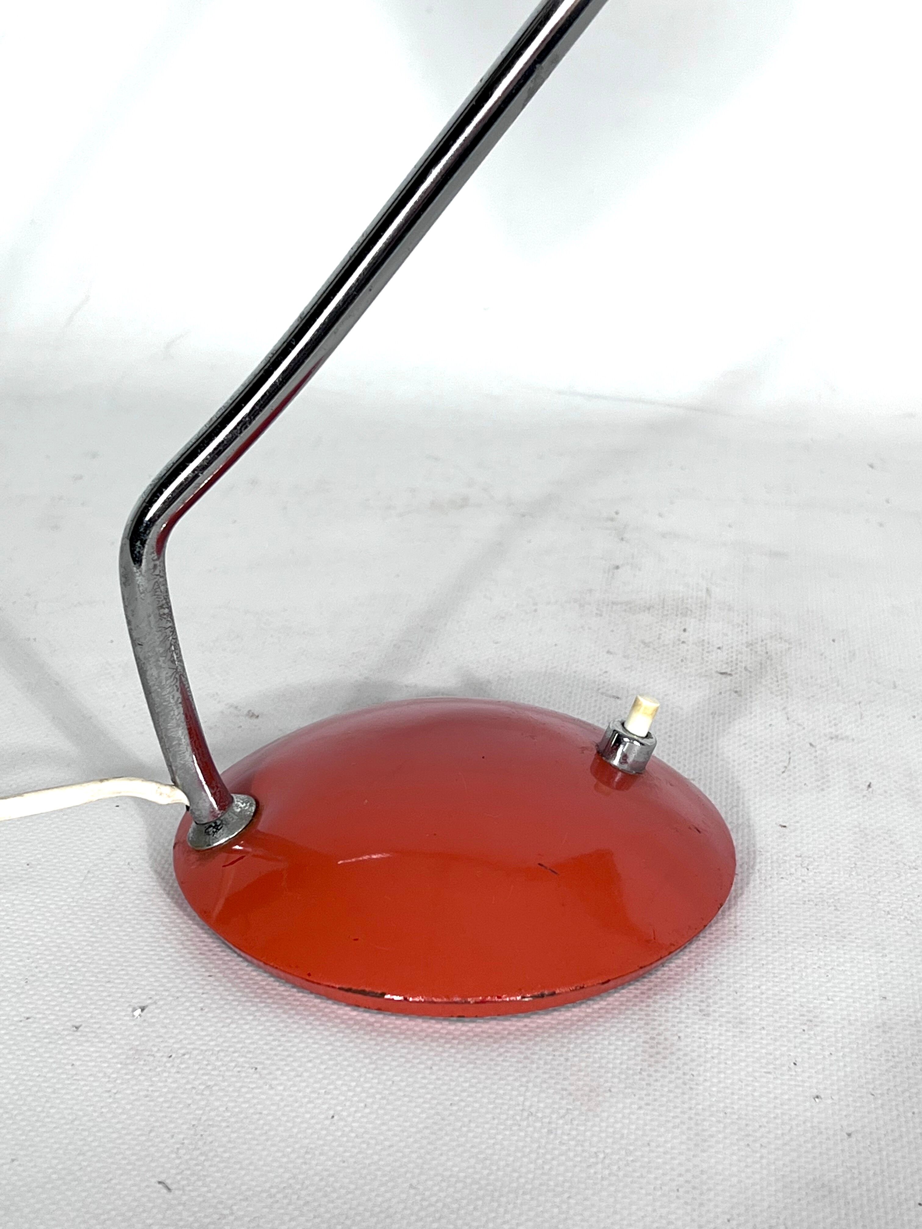 Stilnovo Milano, salmon orange table lamp from the 60s, signed