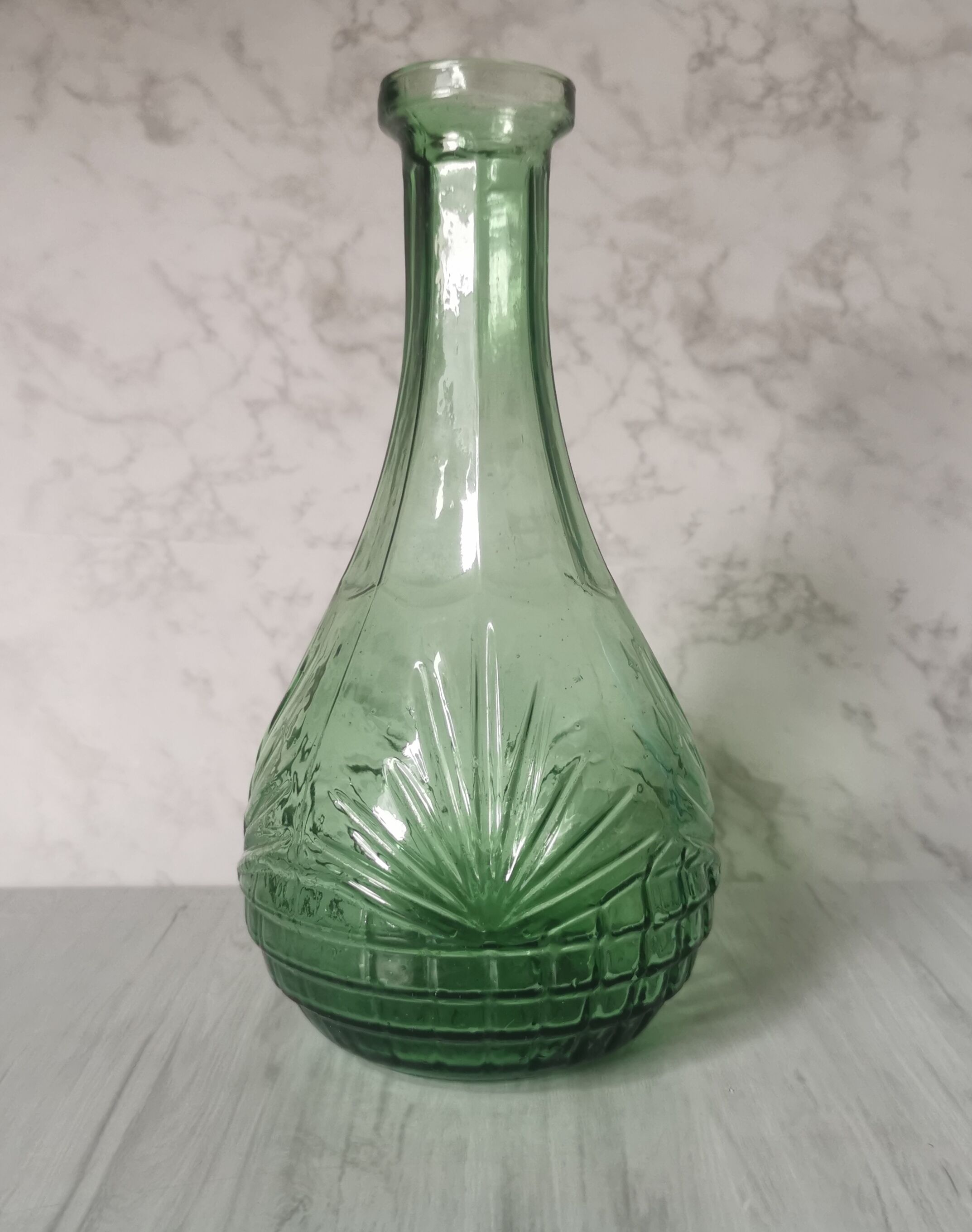 Chiseled glass decanter